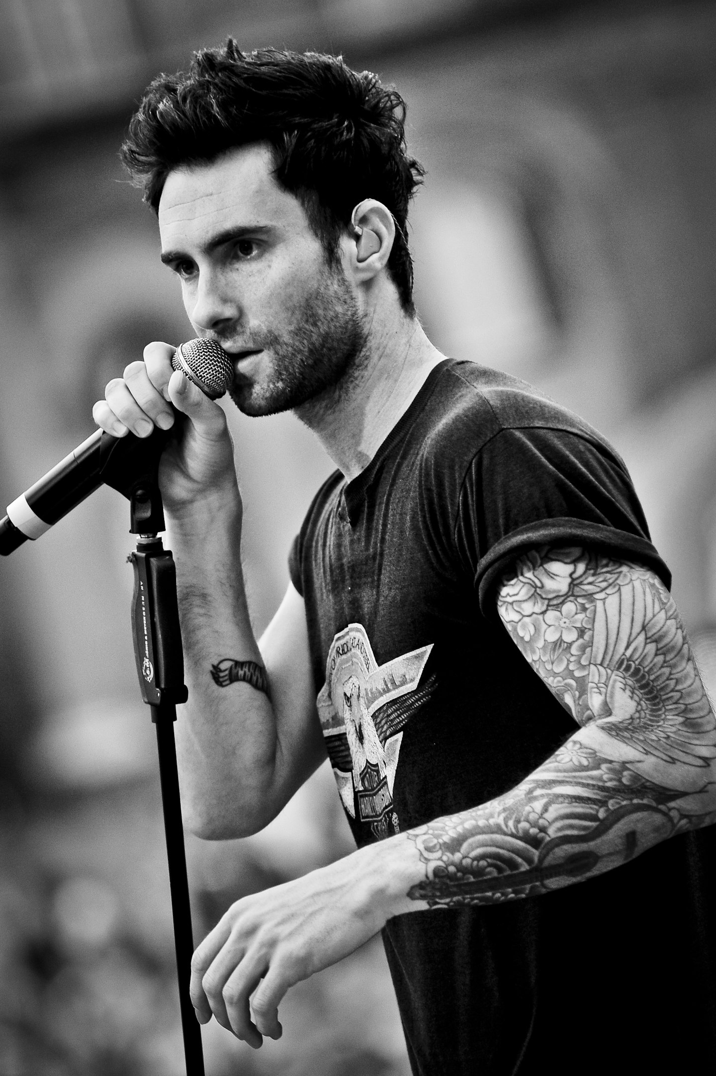 Adam Levine in Italy performing