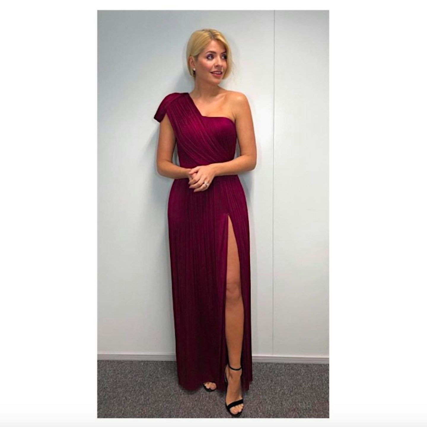 holly willoughby dancing on ice outfit week 9 2019