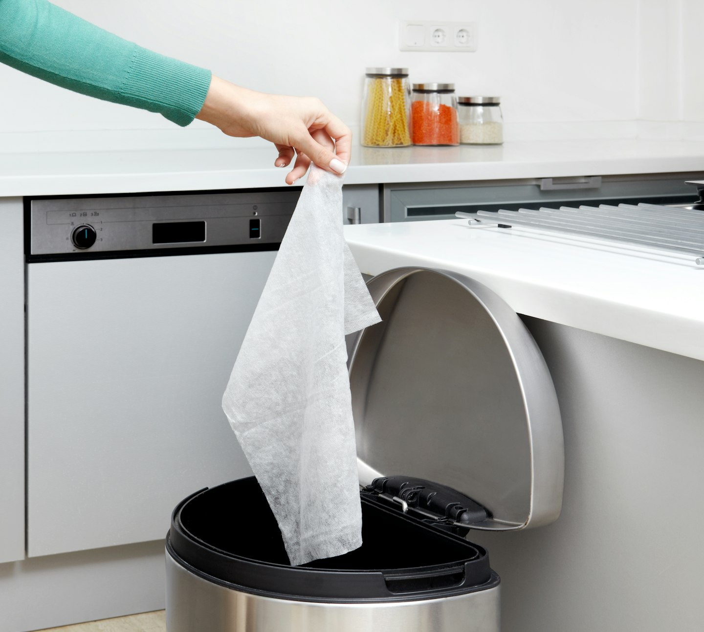 Keep your kitchen bin odour-free