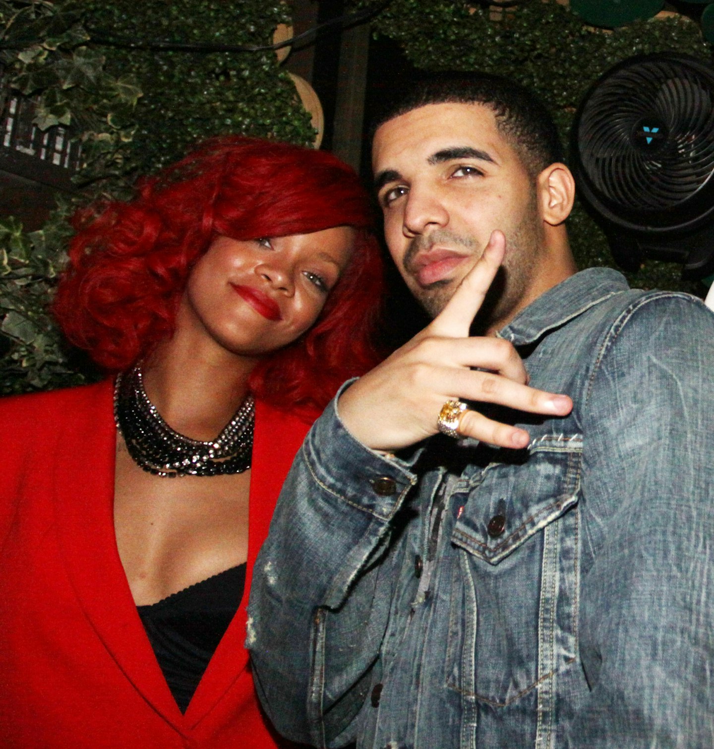 Где живет дрейк. Drake Rihanna. Рианна и Дрейк. Rihanna Drake 2023. Рианна и Ашер.