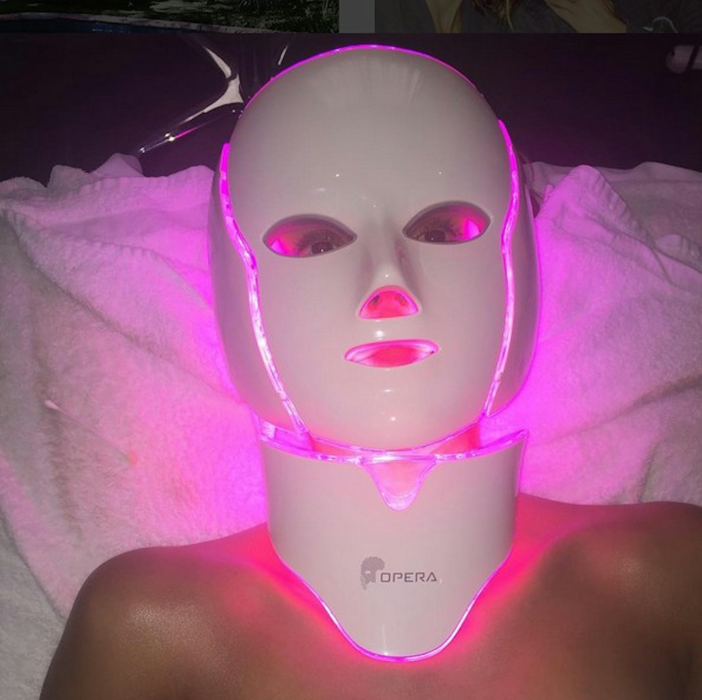 jessica alba led light treatment