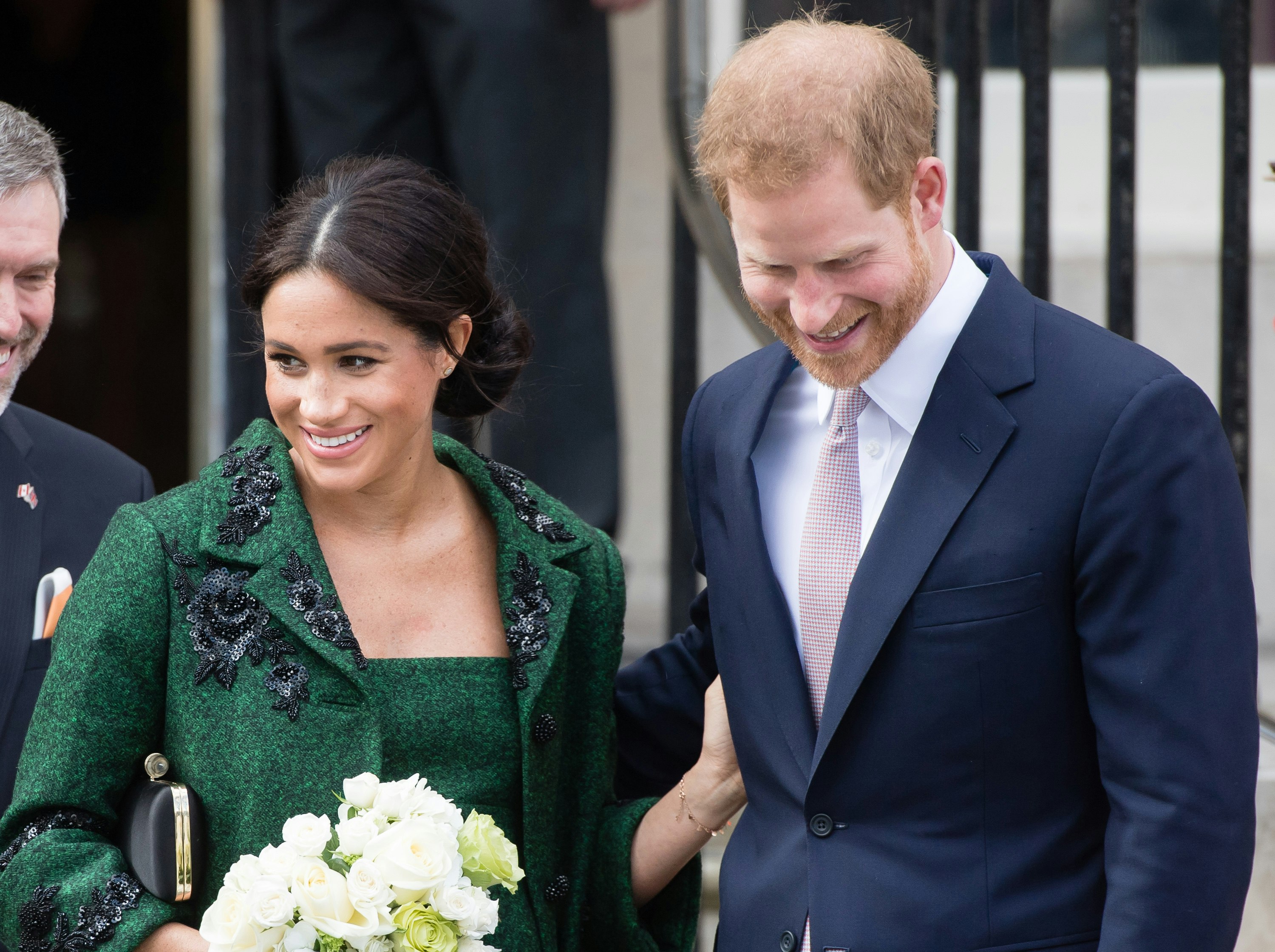 Meghan Markle, Relatable Human, Just Wore a $35 H&M Maternity Dress   Maternity fashion, Meghan markle maternity style, Meghan markle maternity