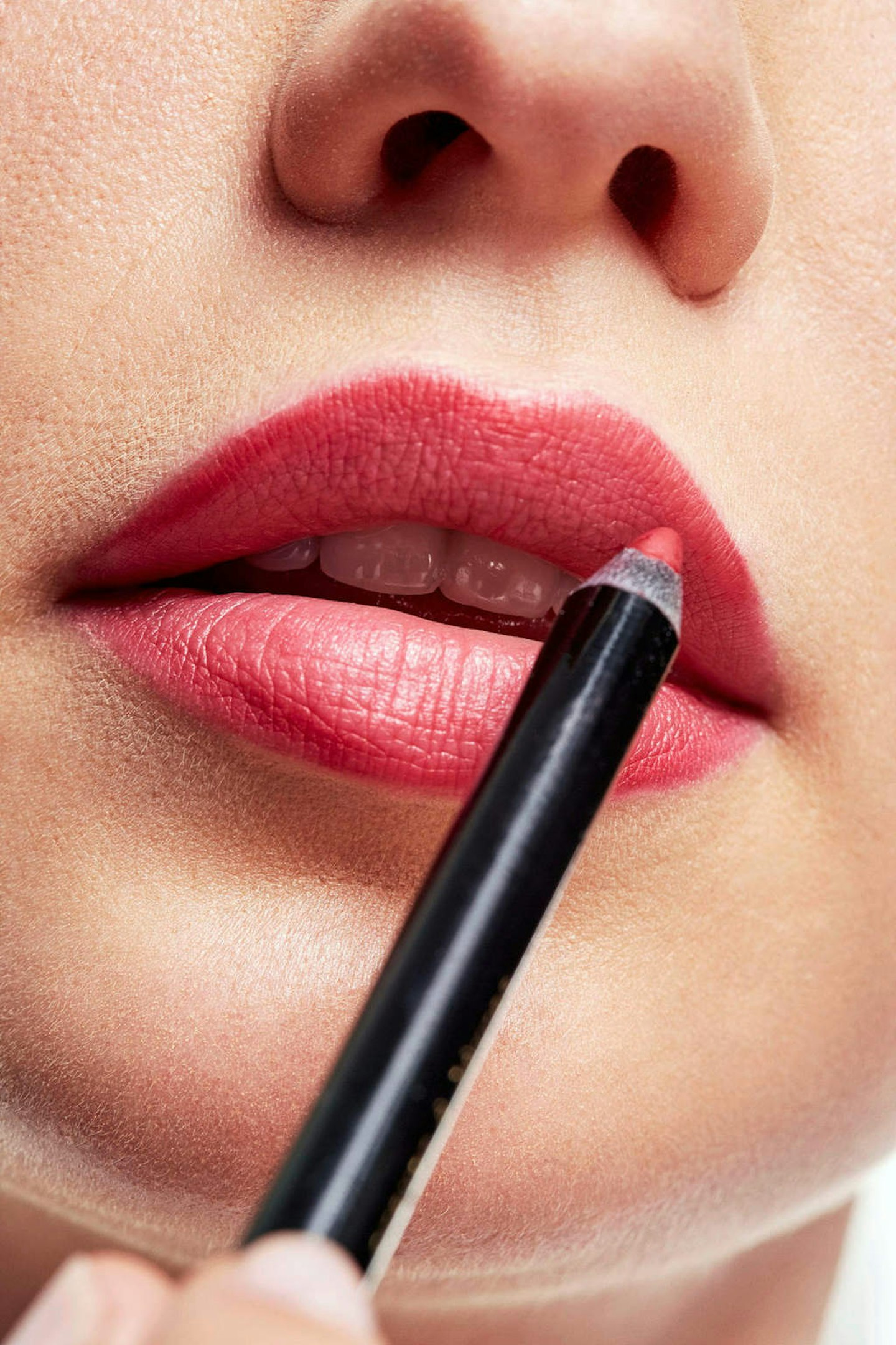 Statement Glossy Lip Tutorial - Grazia