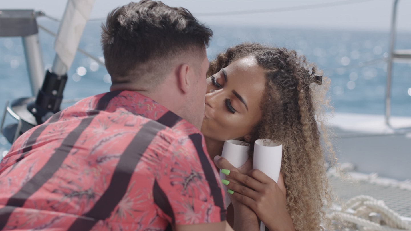 AMBER AND GREG MAKE WAVES AS THEY SET SAIL ON THEIR FINAL DATE