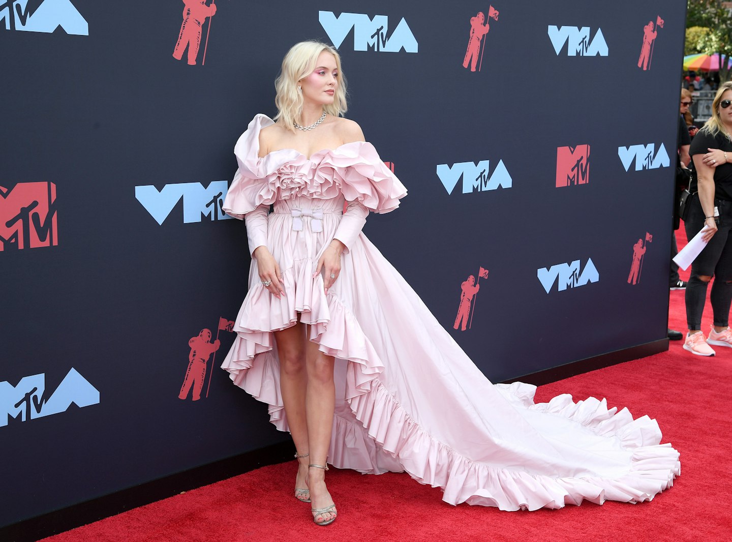 Zara Larsson VMAs