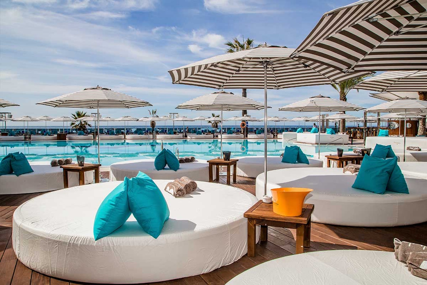 The Best Beach Clubs Around The World To Feed - Grazia (stacked)