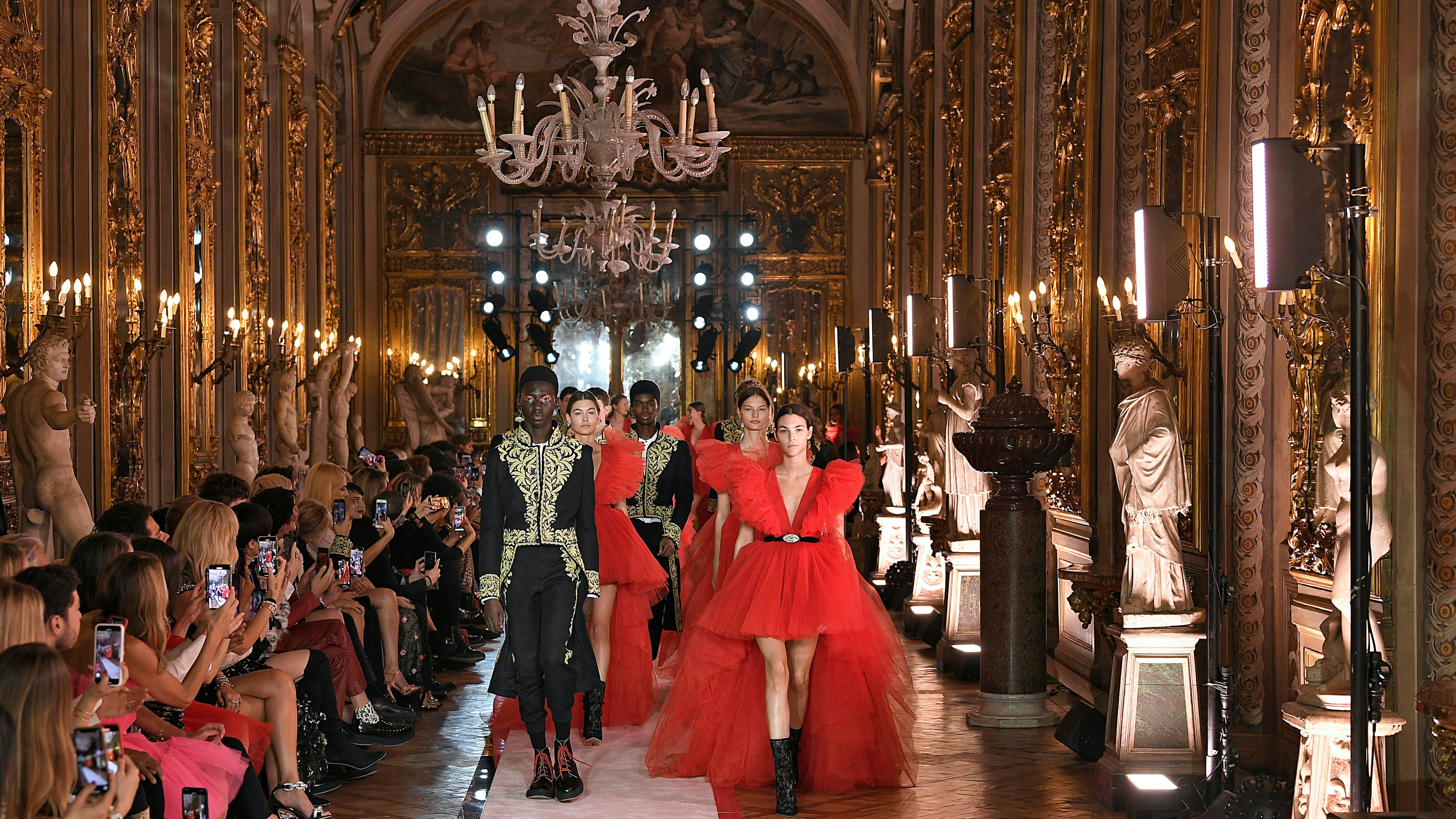 giambattista valli x h&m long tulle dress Giambattista Valli Mixed Haute Couture and Pre-Fall on a Paris Runway