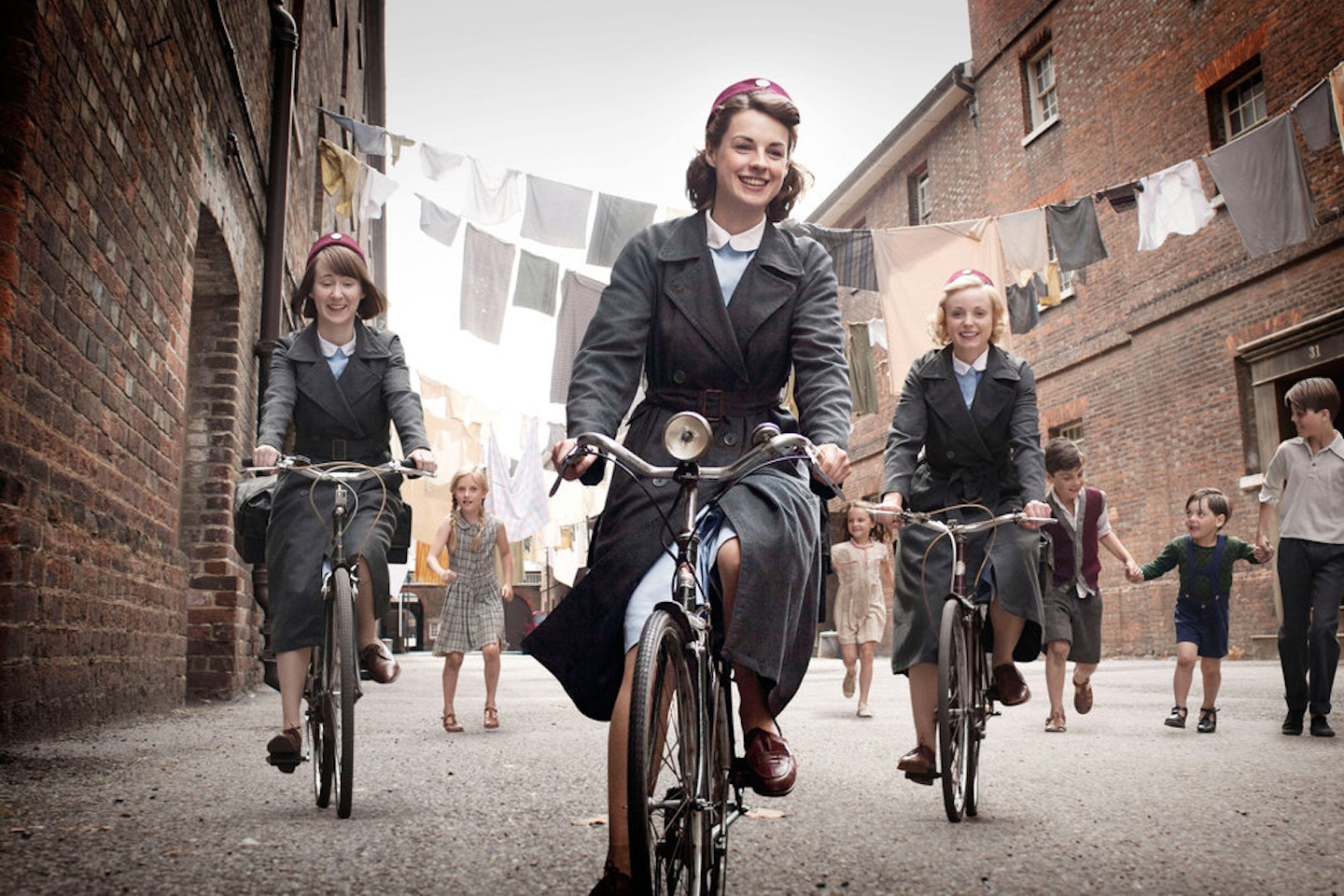 bryony-hannah-jessica-raine-helen-george-bikes