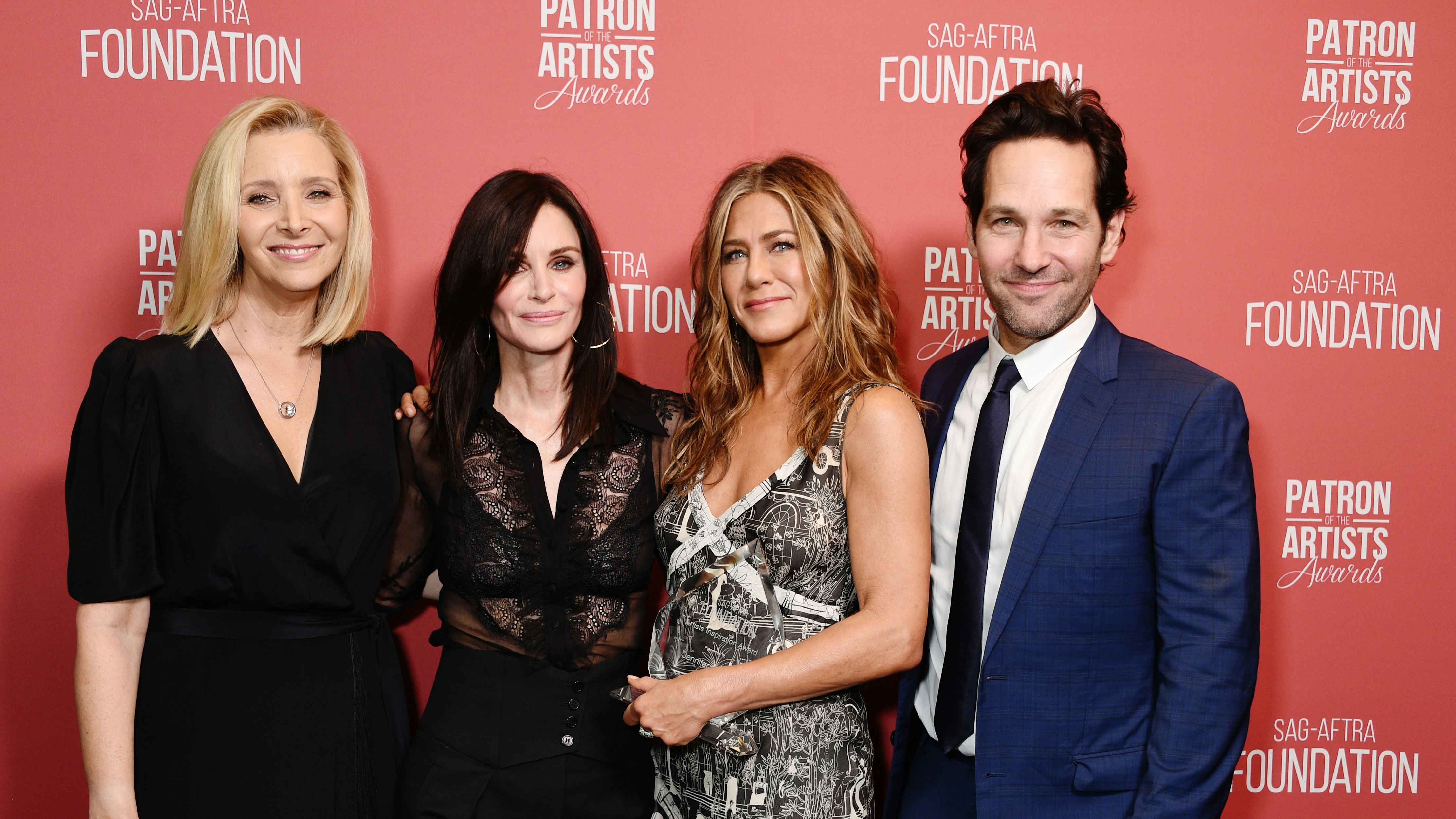 Jennifer Aniston, Lisa Kudrow, Courteney Cox And Paul Rudd Reunite On ...
