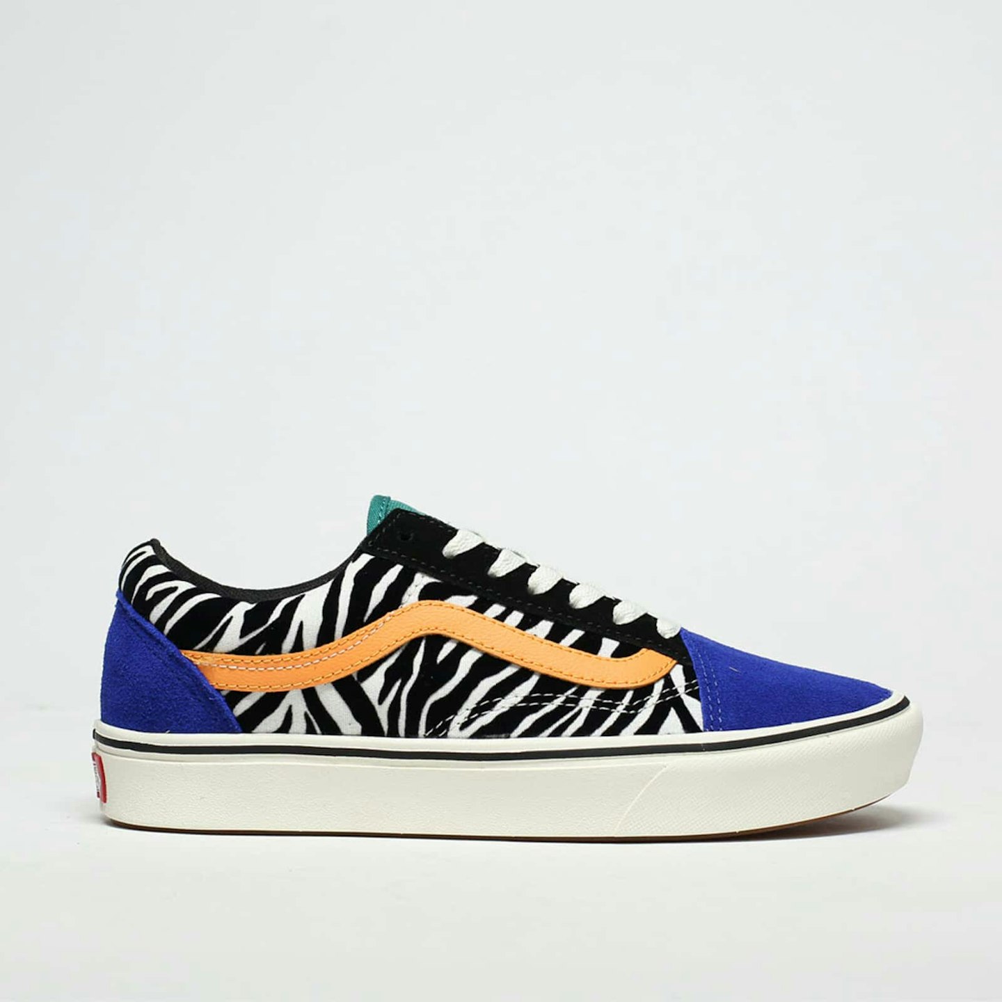 SHOP THE LOOKS
