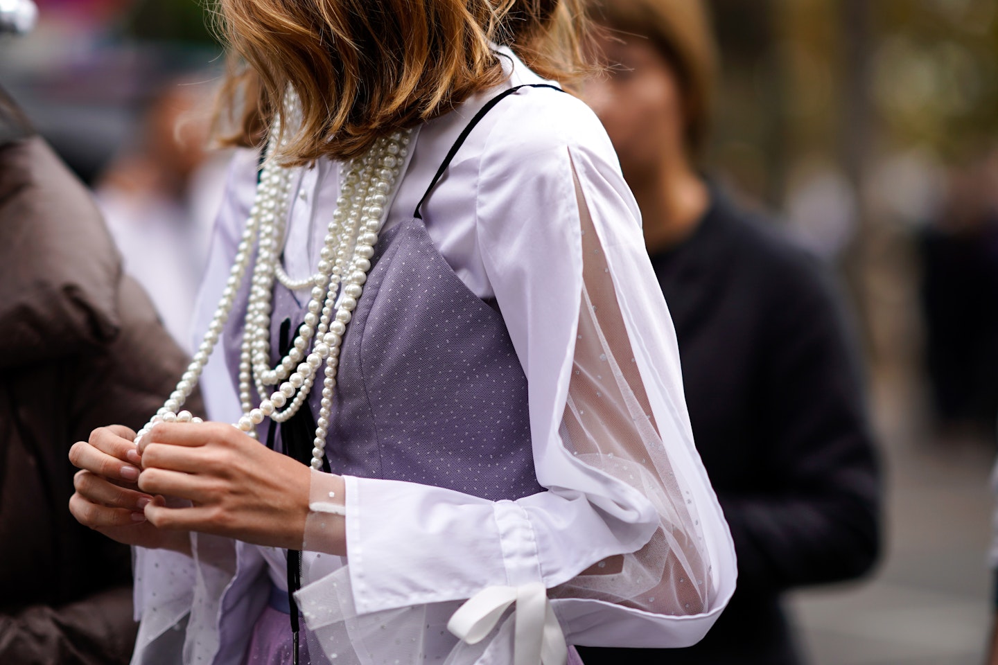 pearls trend street style