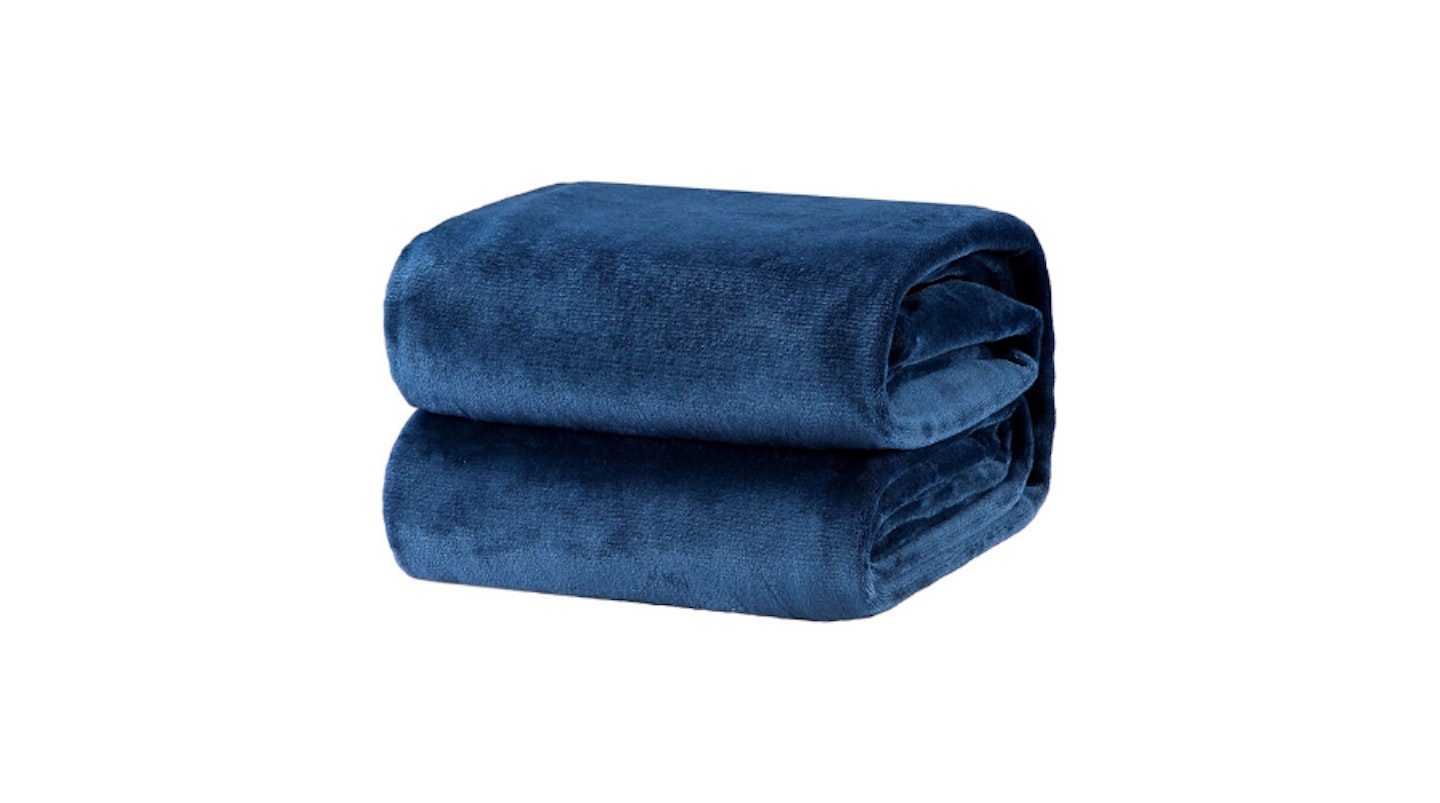 Bedsure Flannel Fleece Throw Blankets, £9.99