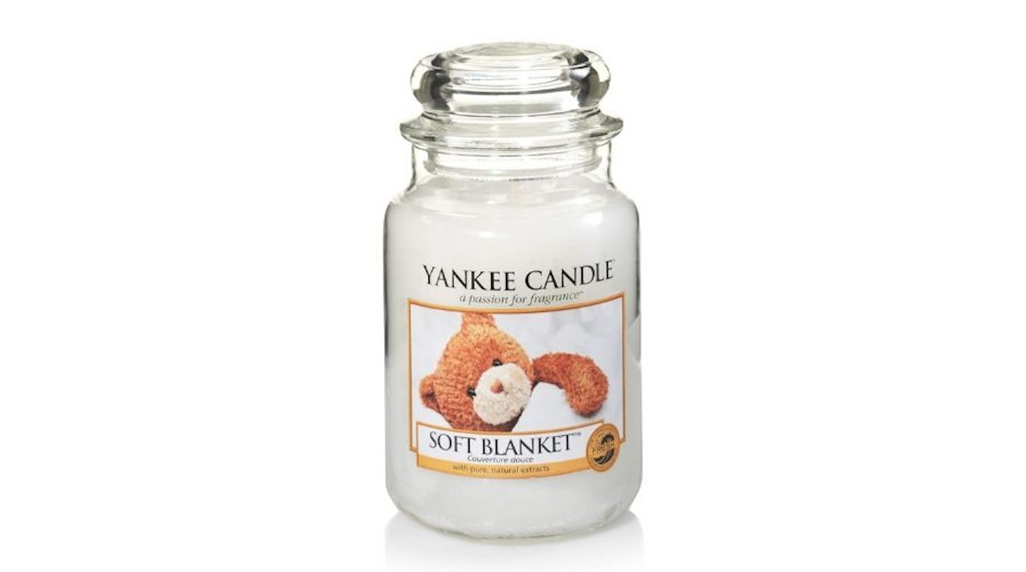 Yankee Candle Large Jar Scented Candle, Soft Blanket, 12.99