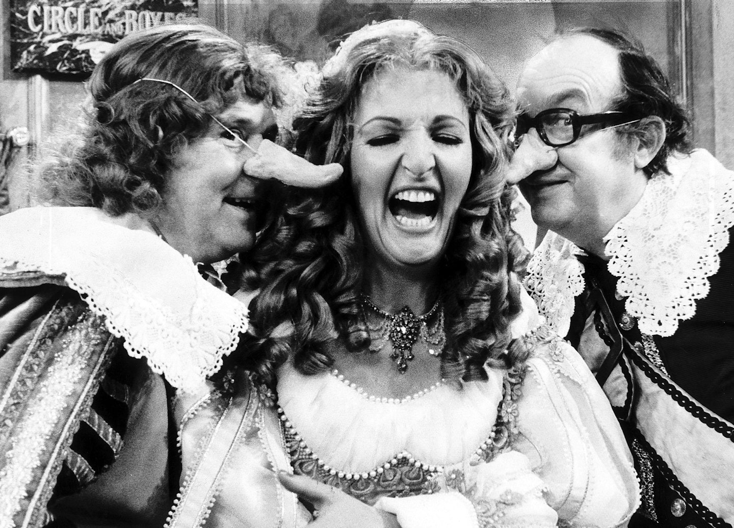 morecambe-wise-penelope-keith-christmas