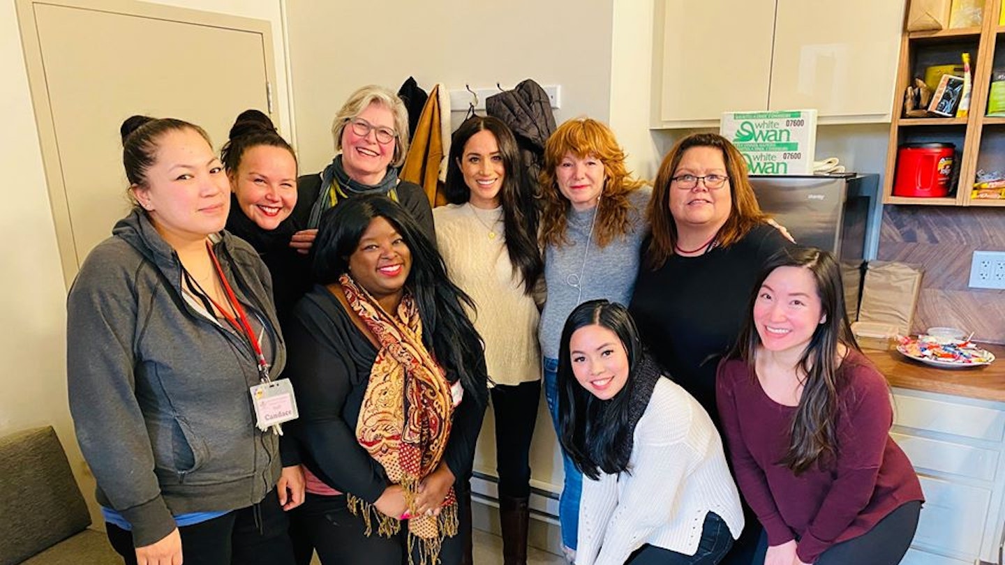 meghan visiting women's shelter in vancouver 