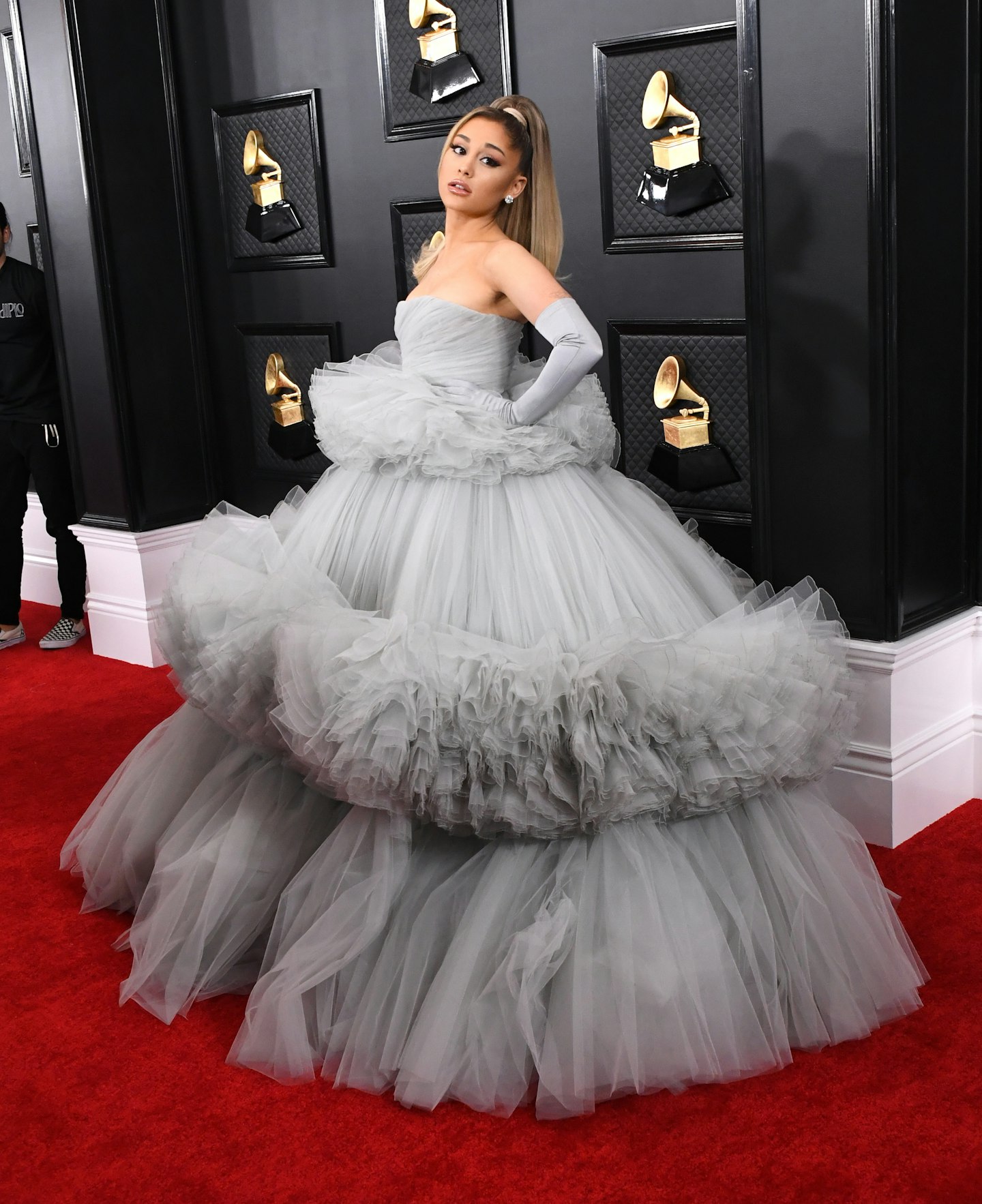 Ariana Grande in Giambattista Valli