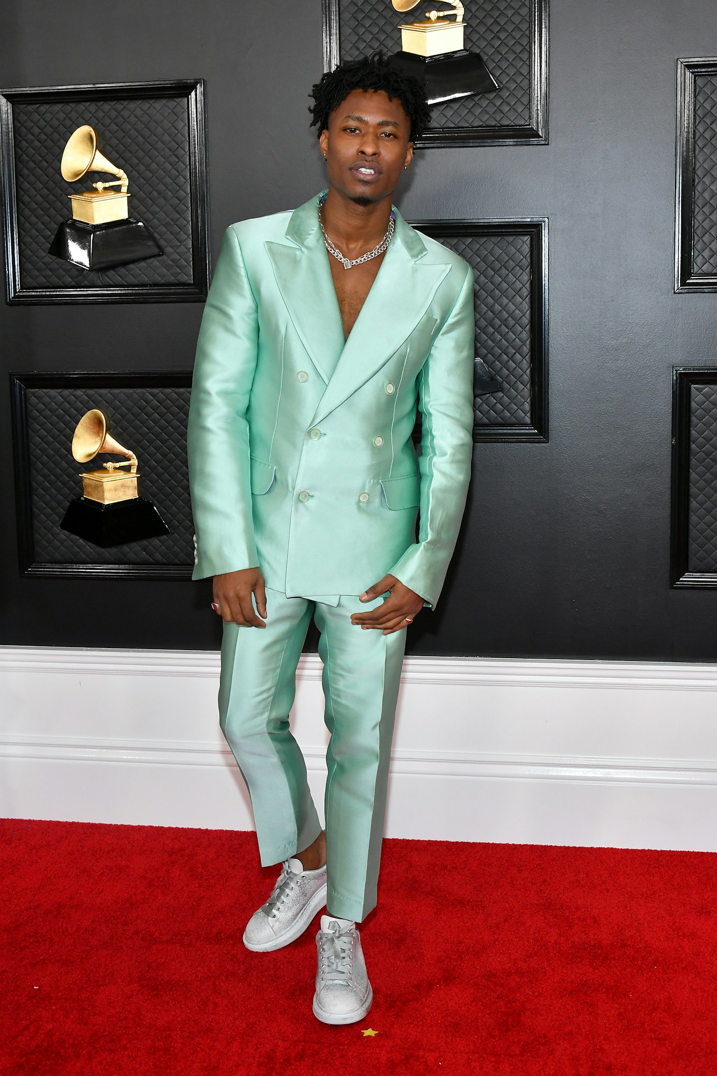lucky daye red carpet grammy awards 2020