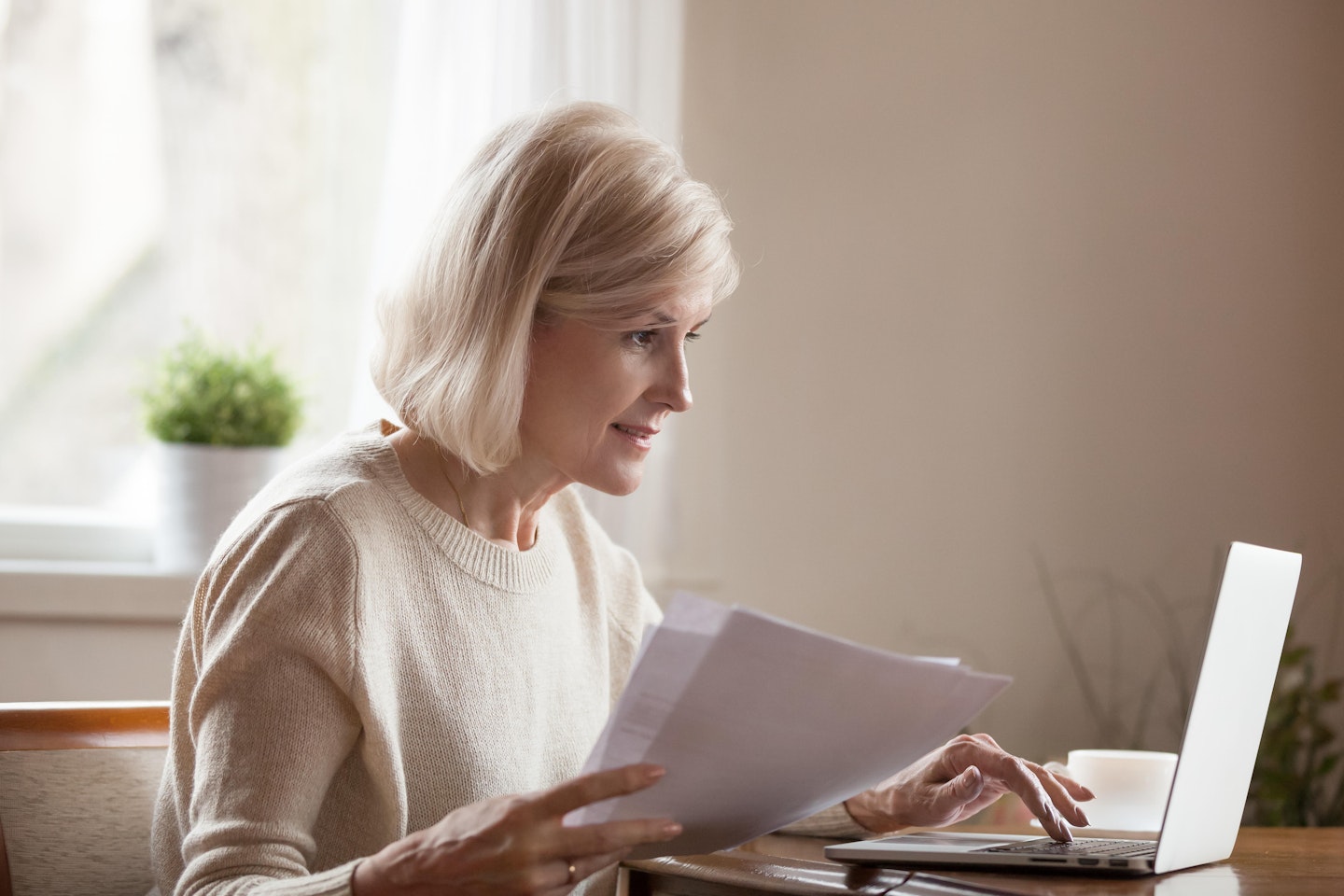 lady on laptop