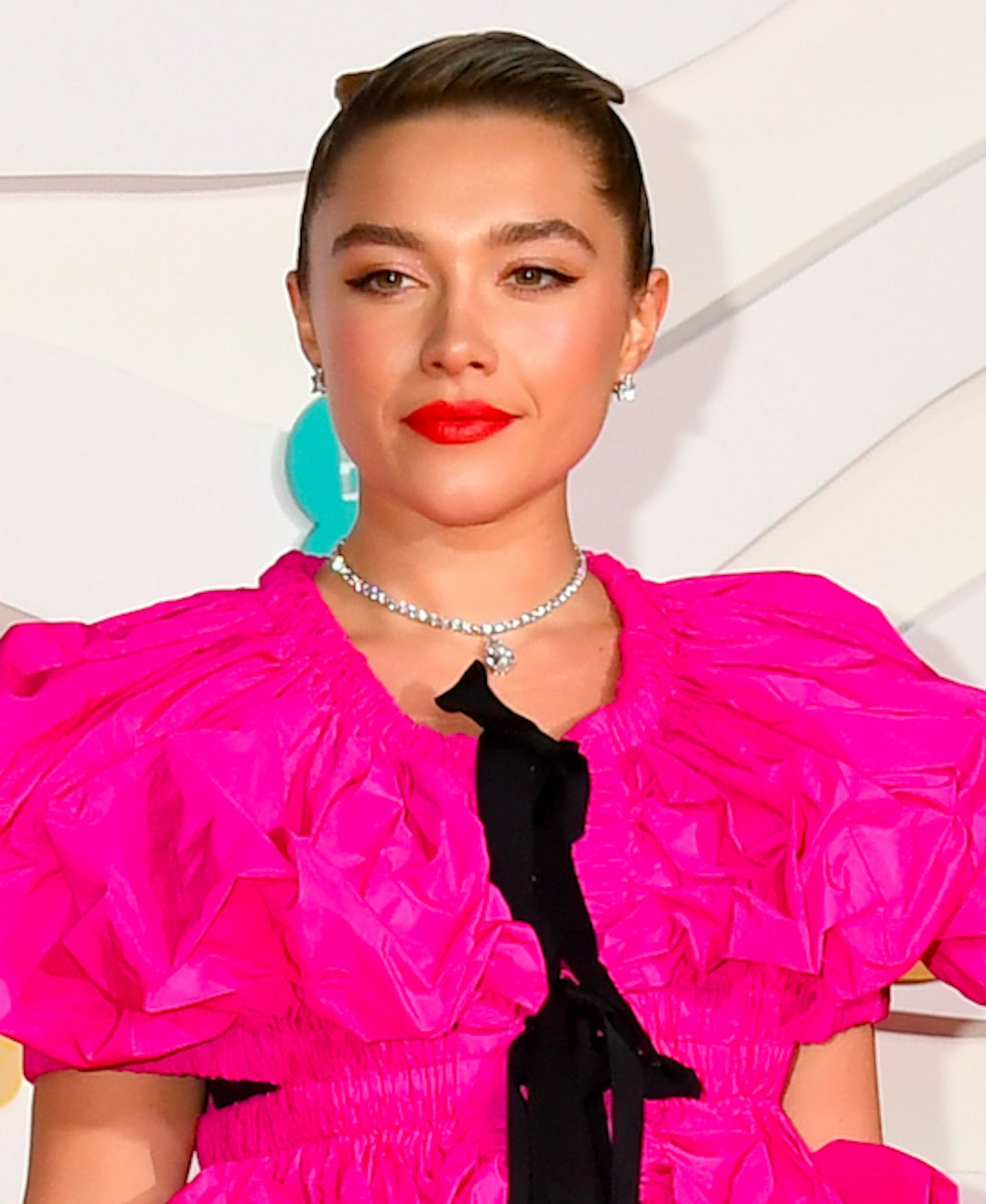 Florence Pugh: The Cat Eye Flick