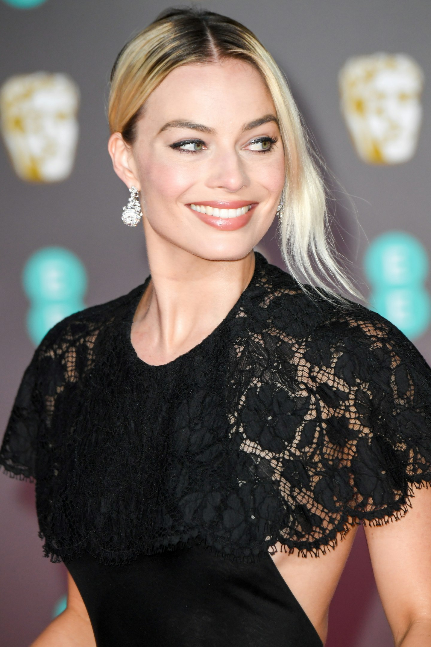 Margot Robbie: The Perfectly Groomed Brow