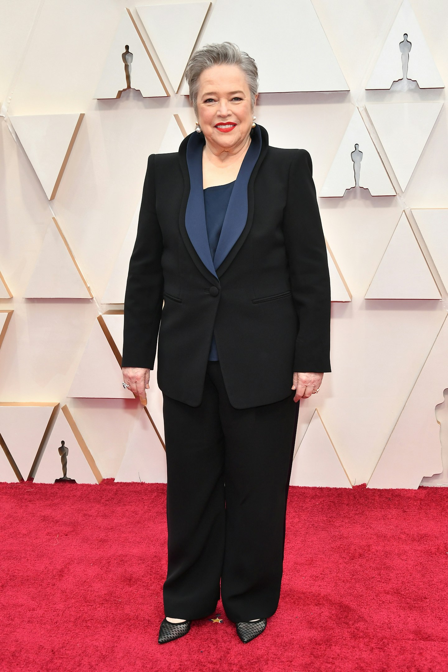 Kathy Bates in Giorgio Armani