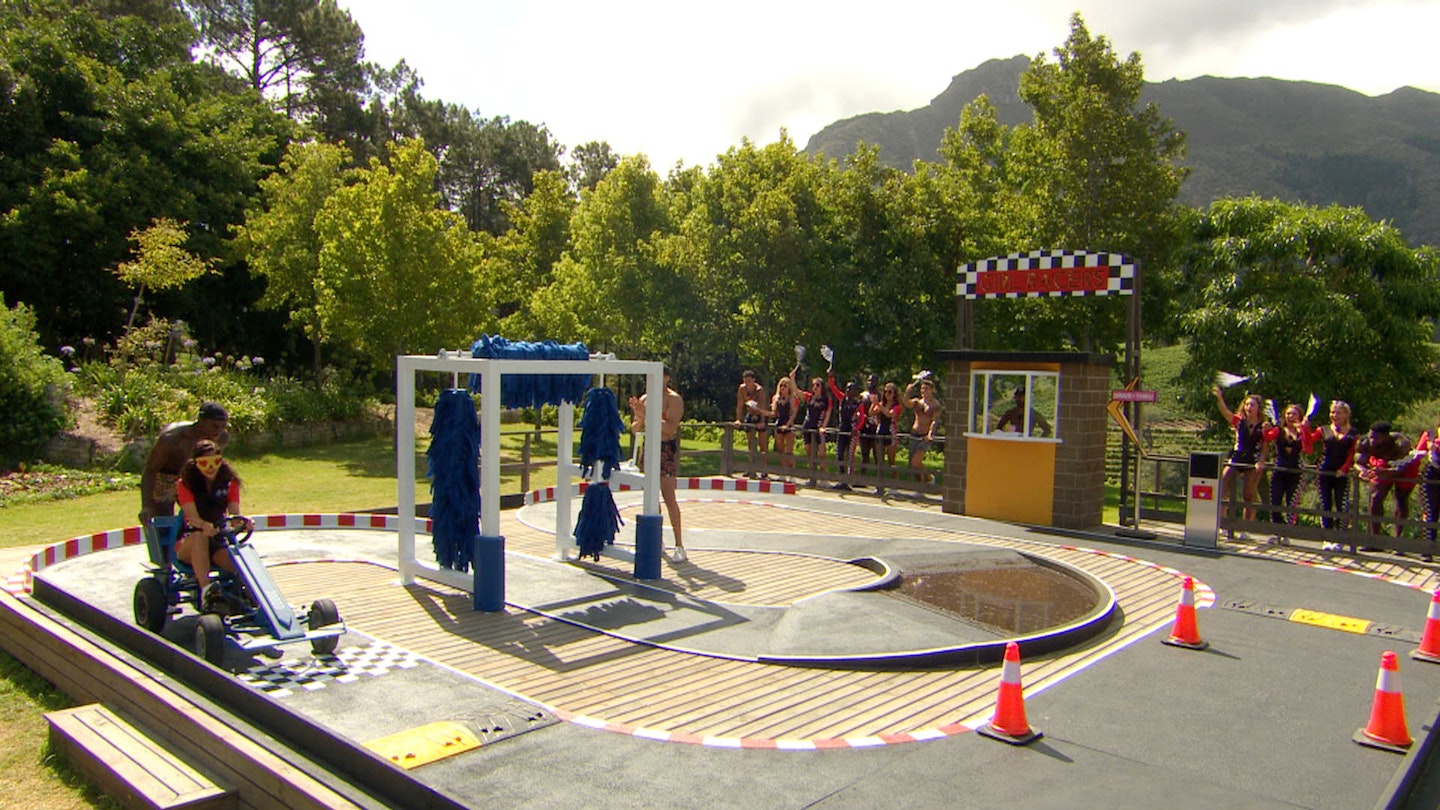 It's challenge time in 'Girl Racers'