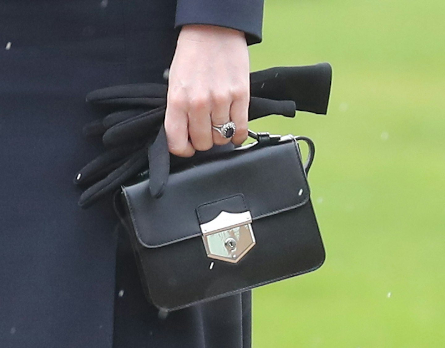kate middleton duchess of cambridge alexander mcqueen handbag