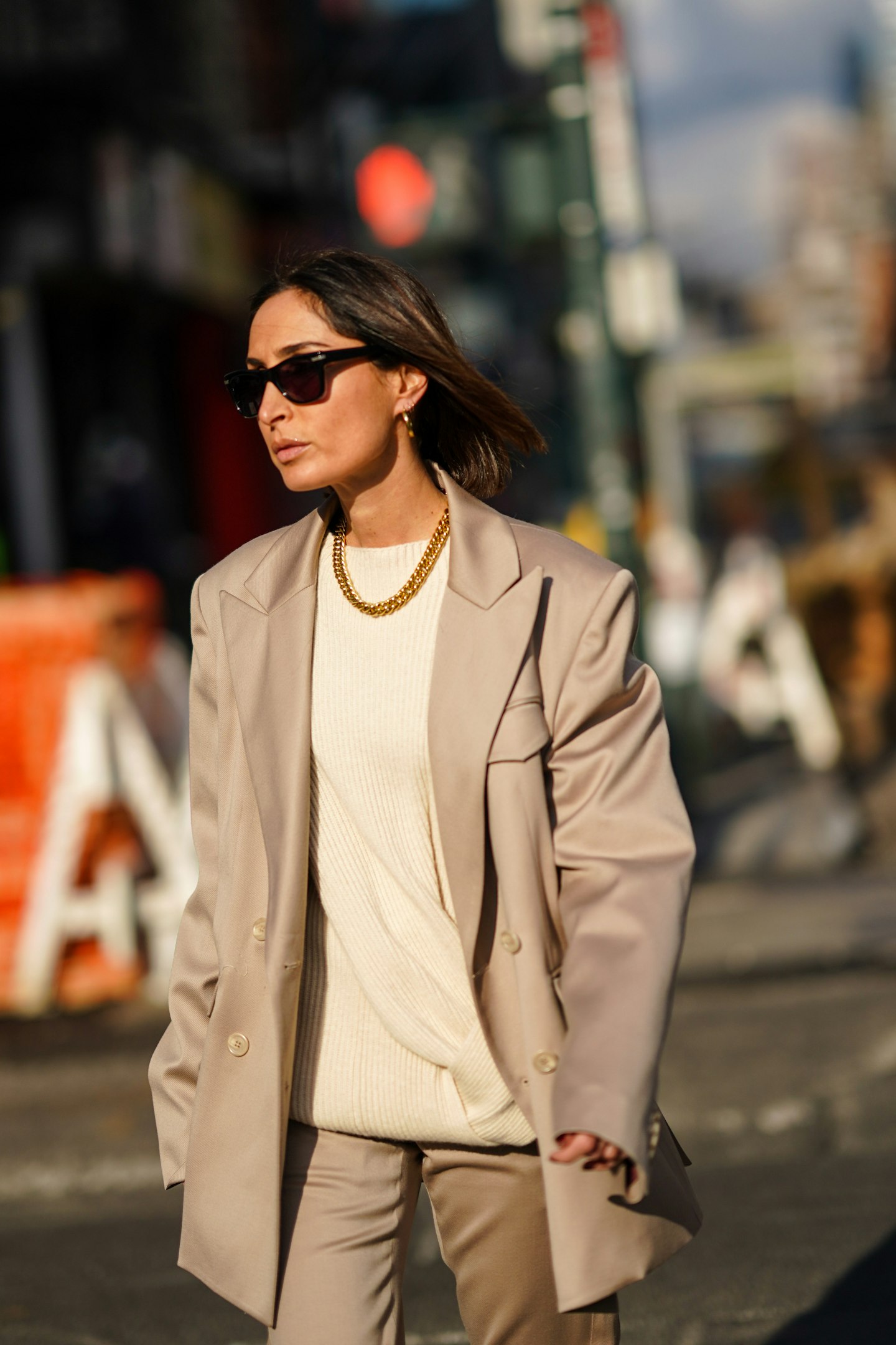 Beige street style 