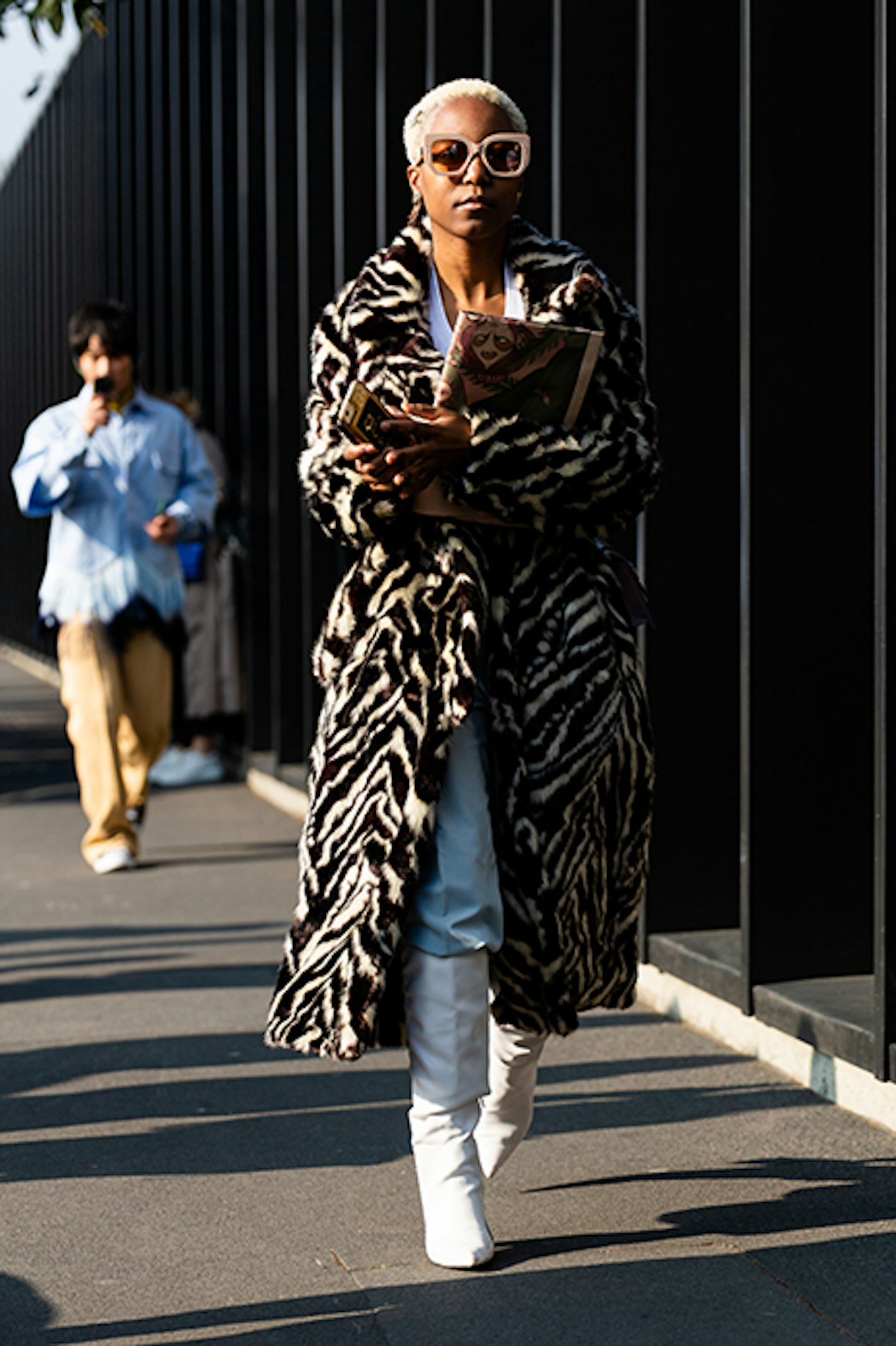 Street Style baggy trousers & long boots