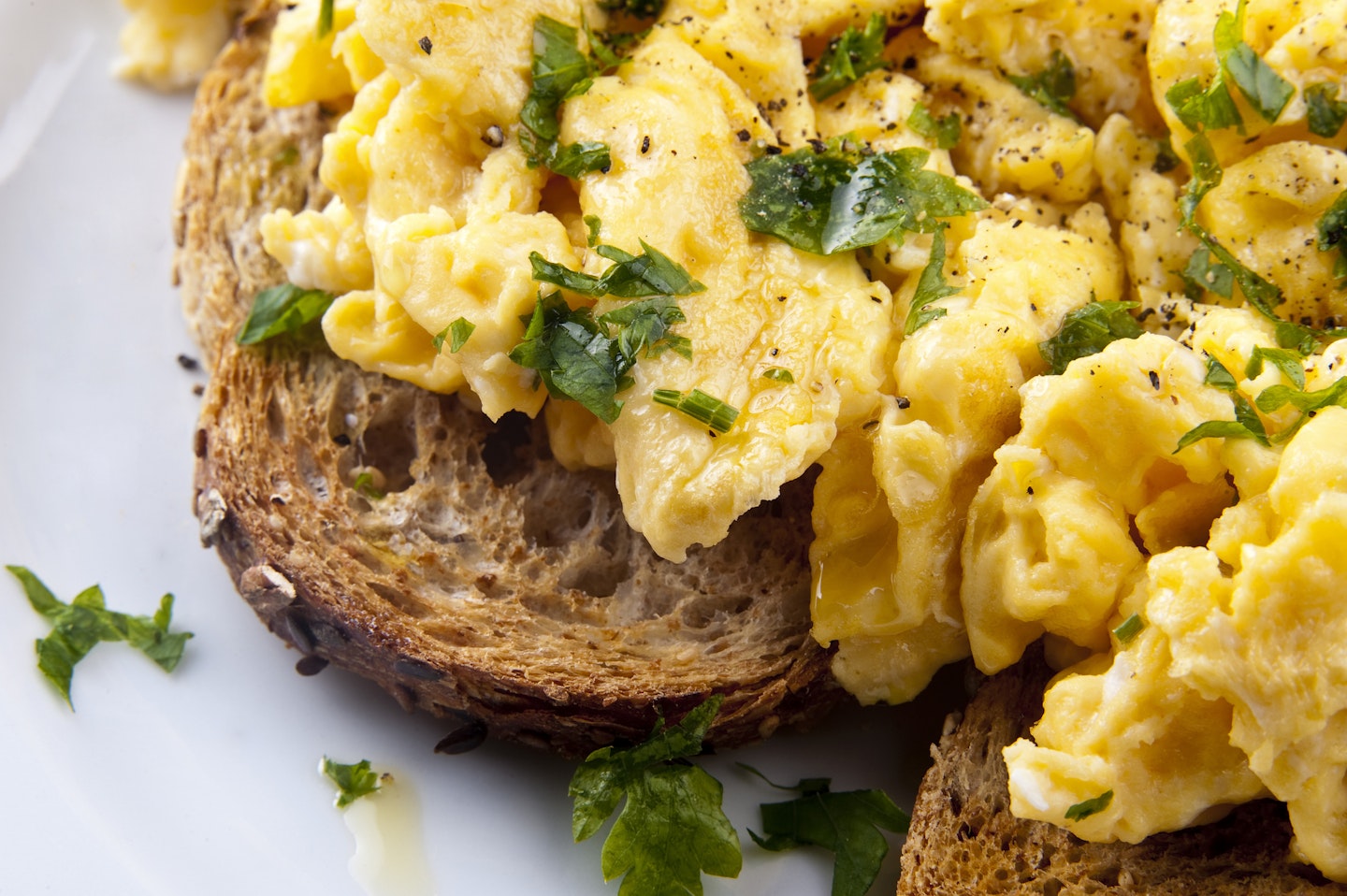 Scrambled egg on toast