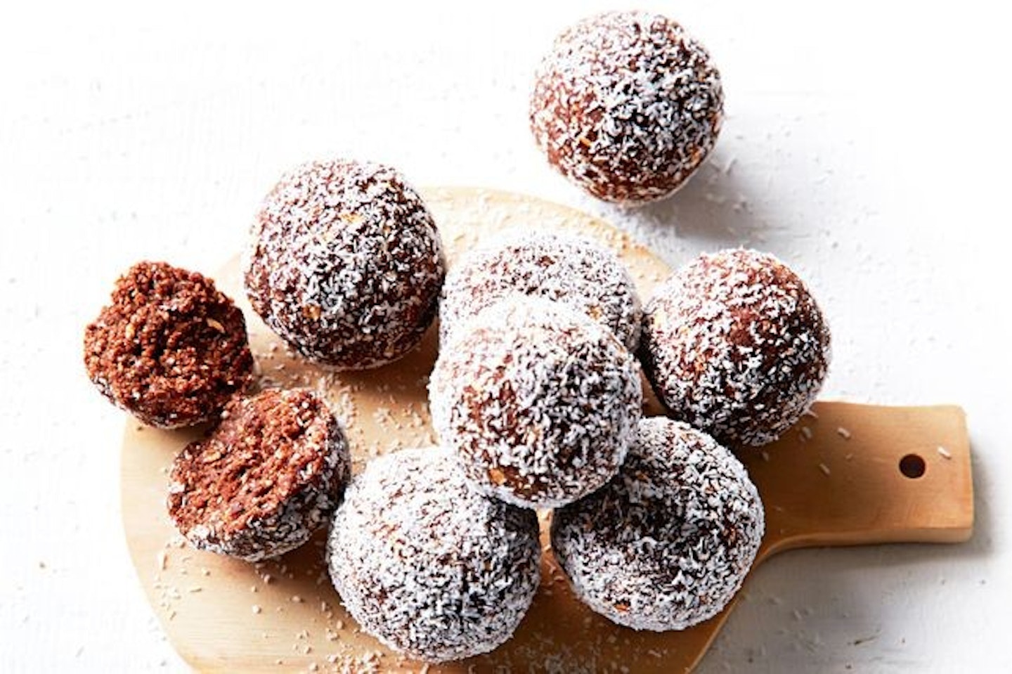Cacao coconut bliss balls