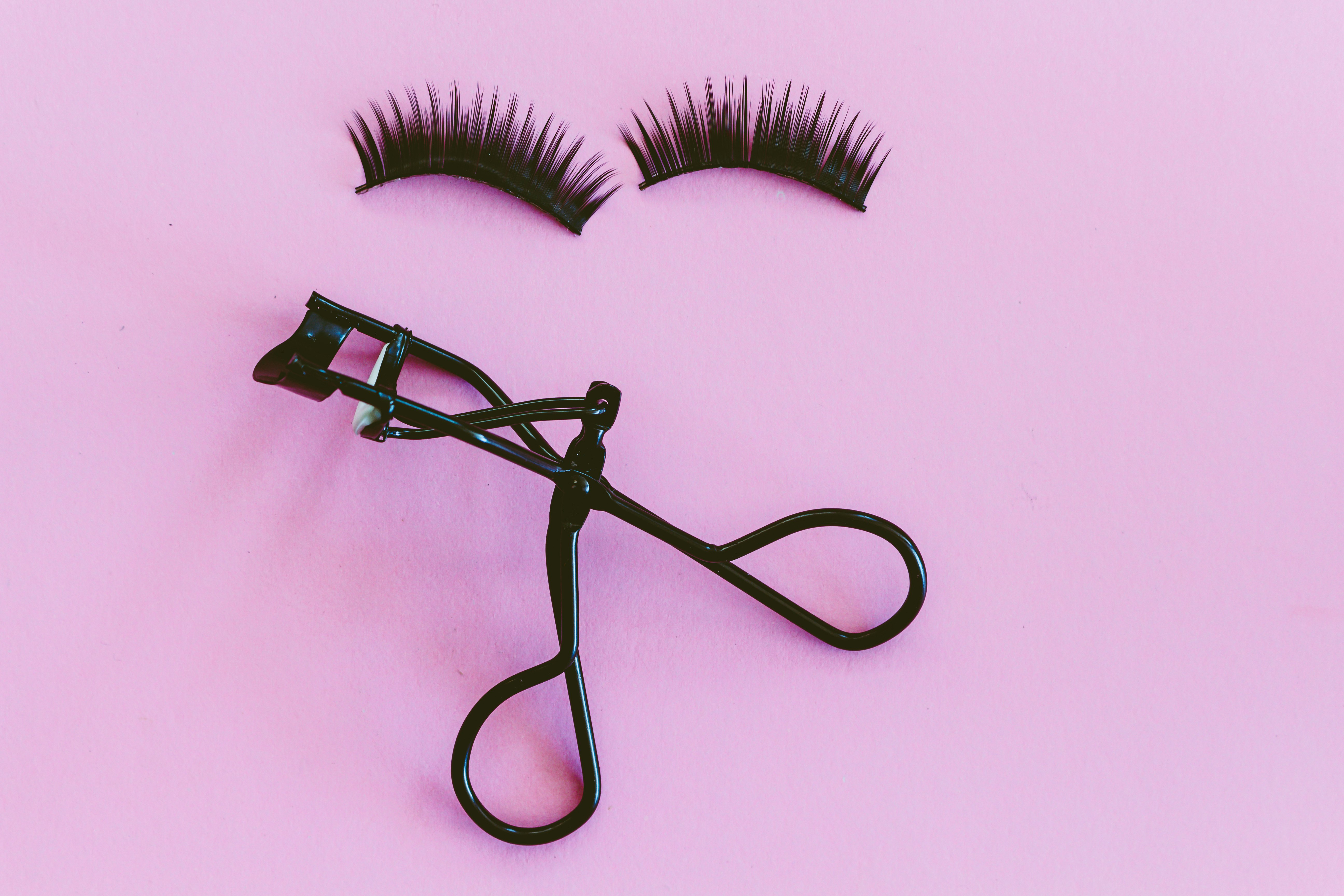 The Best Eyelash Curlers To Lift And Enhance Lashes 2020 - Grazia