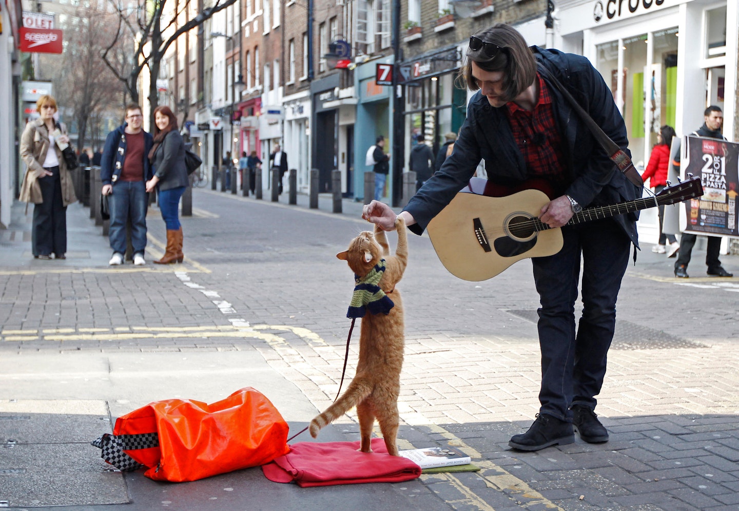 Street Cat Named Bob high-five