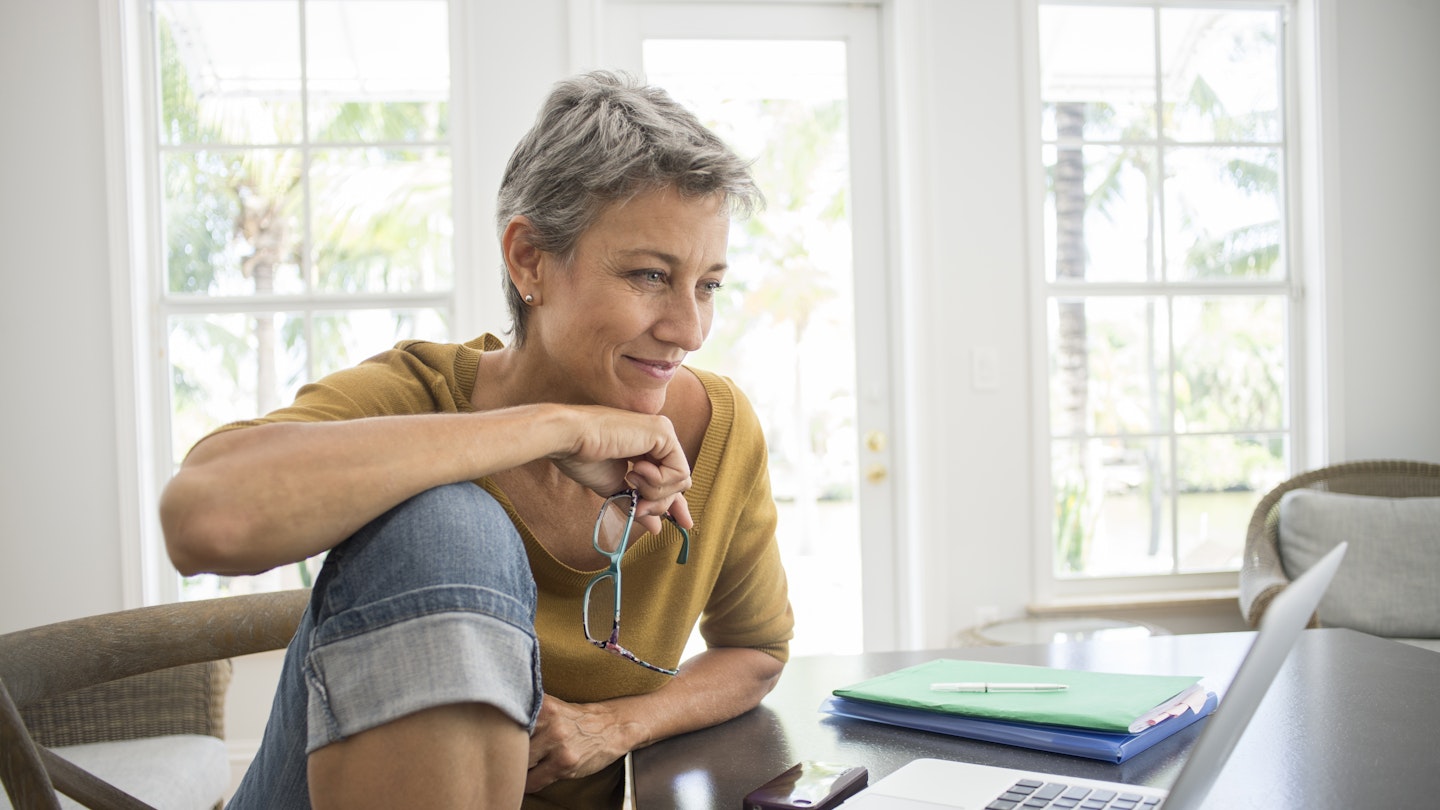 Senior chat rooms to find friendship and more