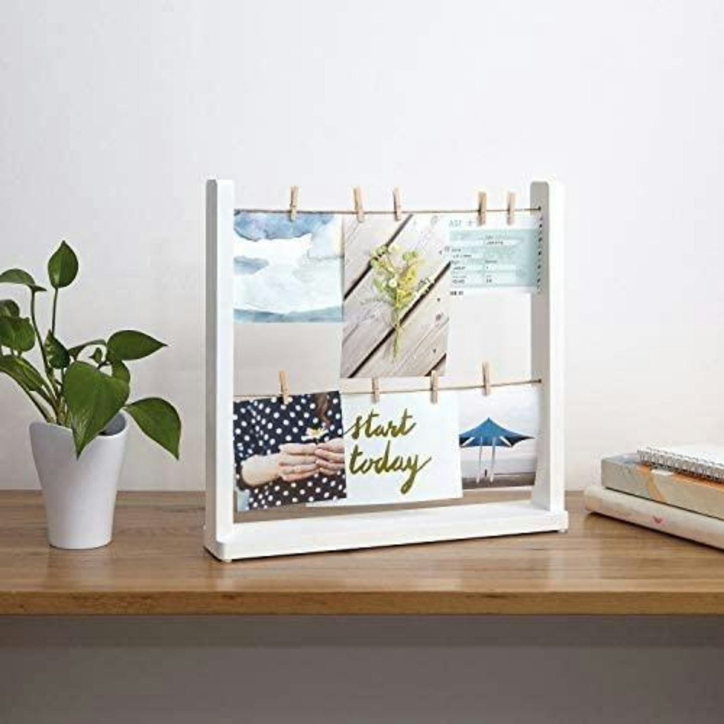 Hangit Desk Photo Display