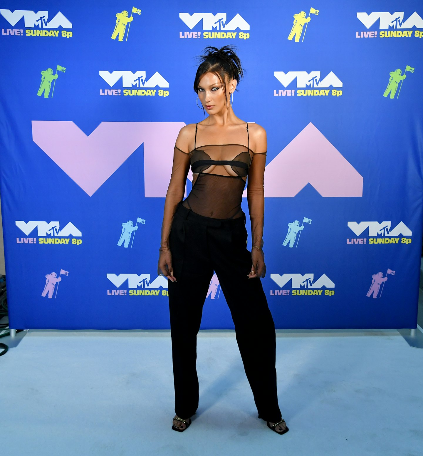 2020 MTV VMAs red carpet, Bella Hadid