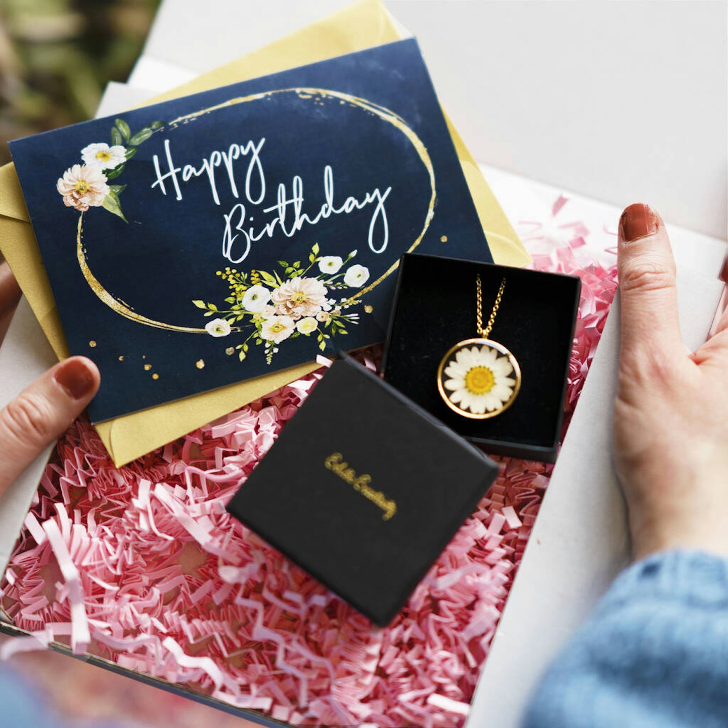 Happy Birthday Daisy Letterbox Gift Pressed Flower