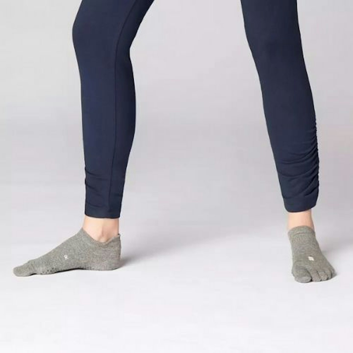 Non-Slip Yoga Toe Socks - mottled grey