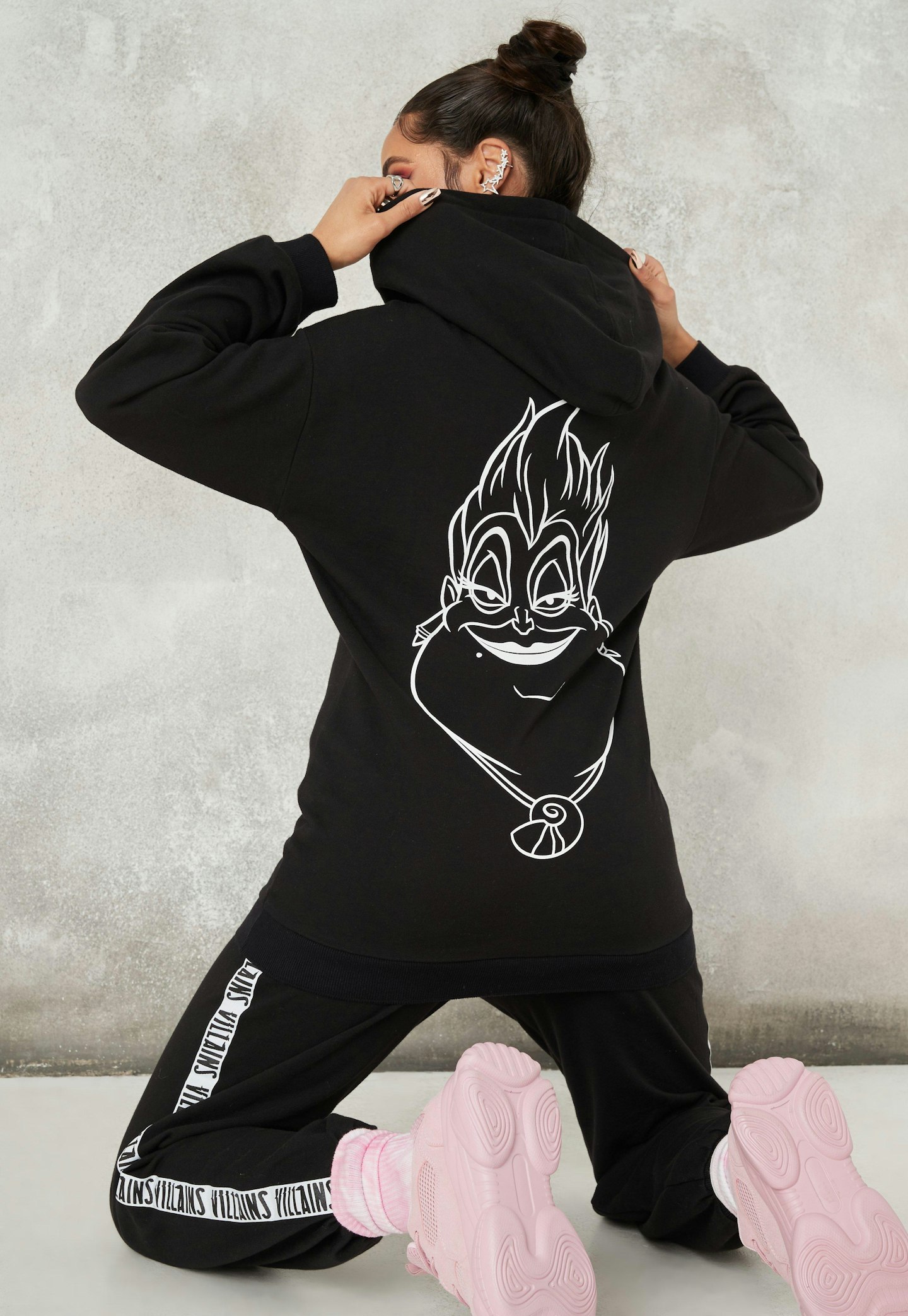 Black disney villains ursula oversized graphic hoodie