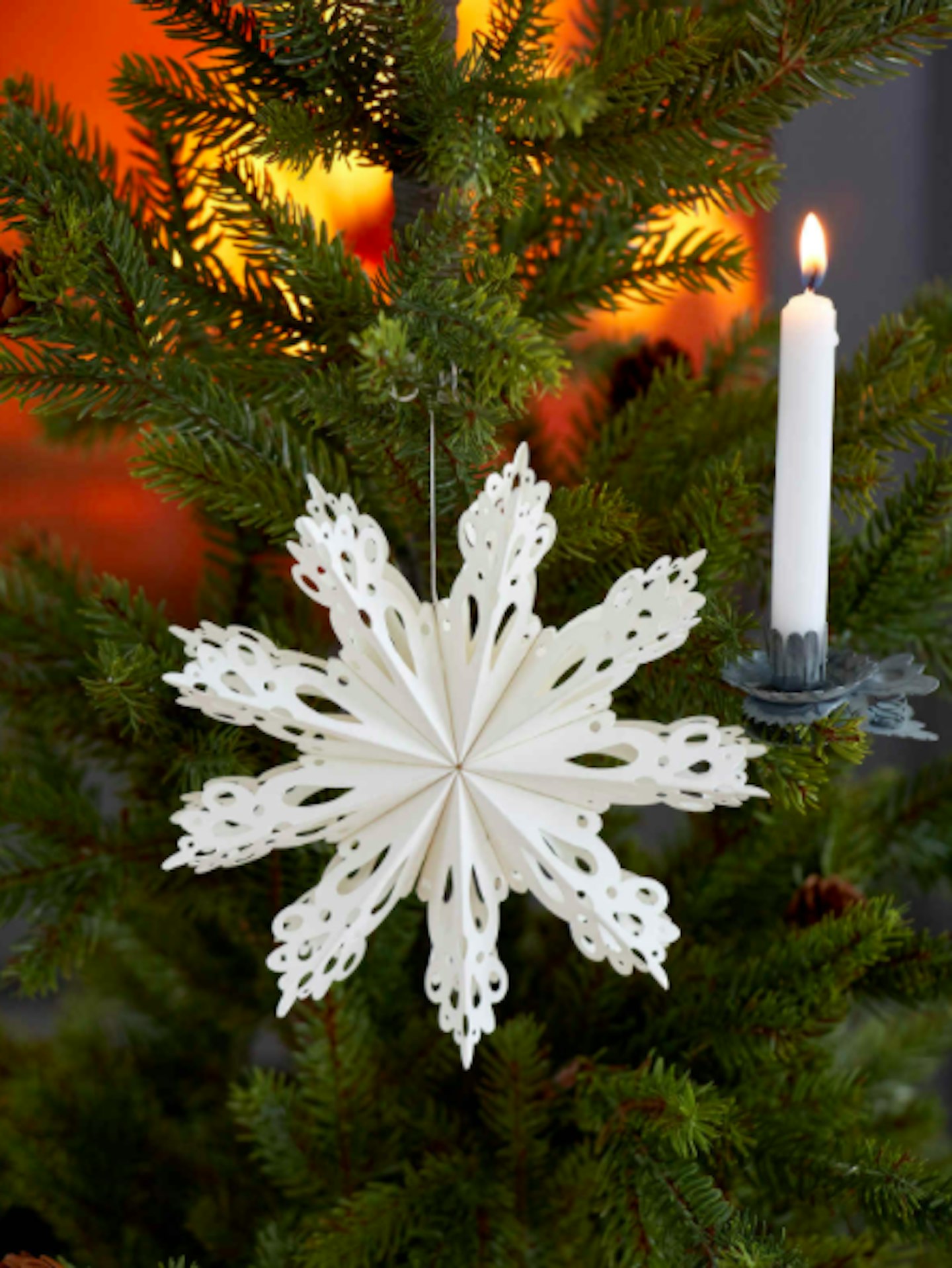 Christmas 2020: Christmas Tree Decorations Trends - Snowy White