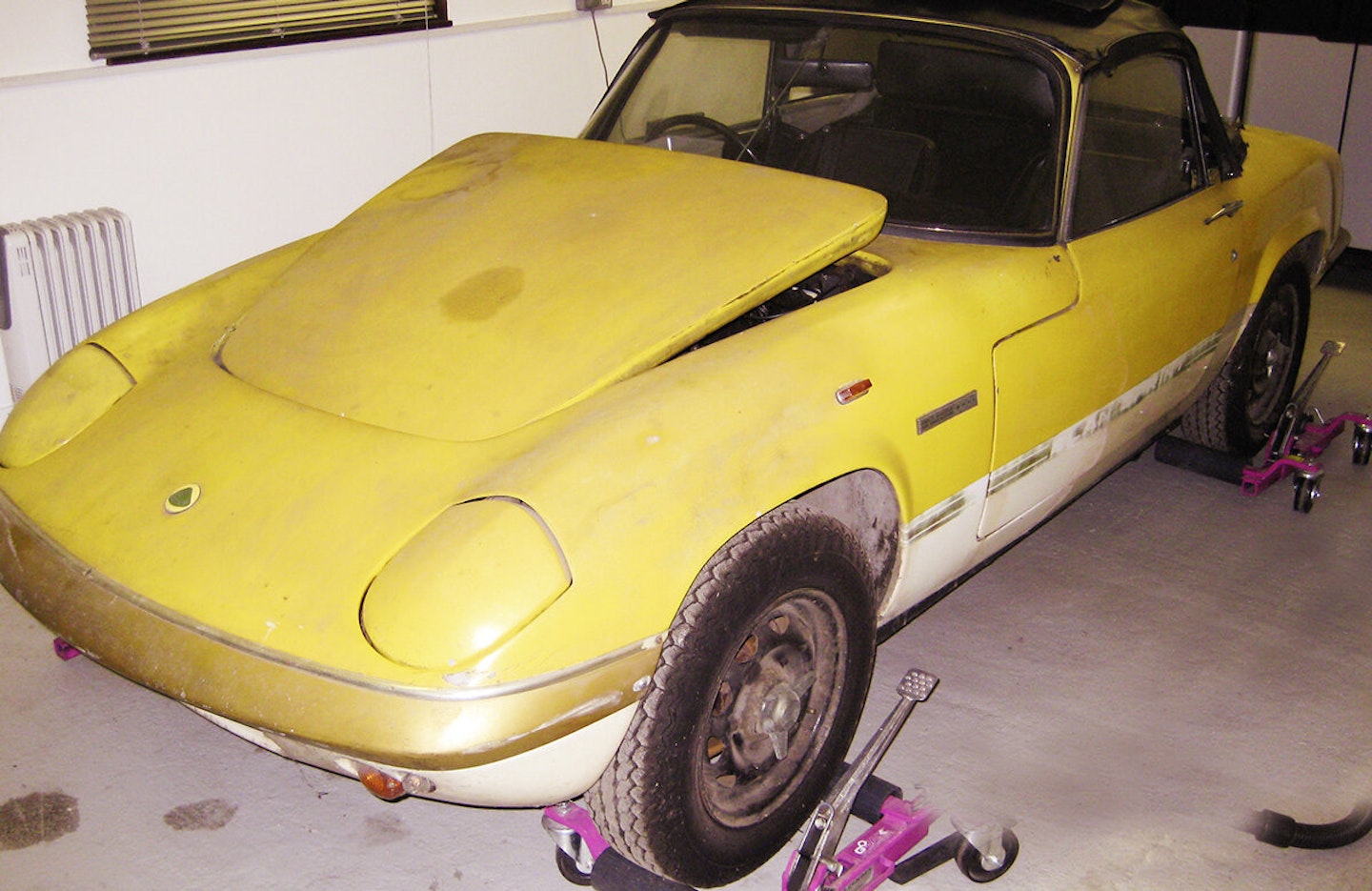 After initial rescue the Elan spent three years in another barn – here it is in 2006