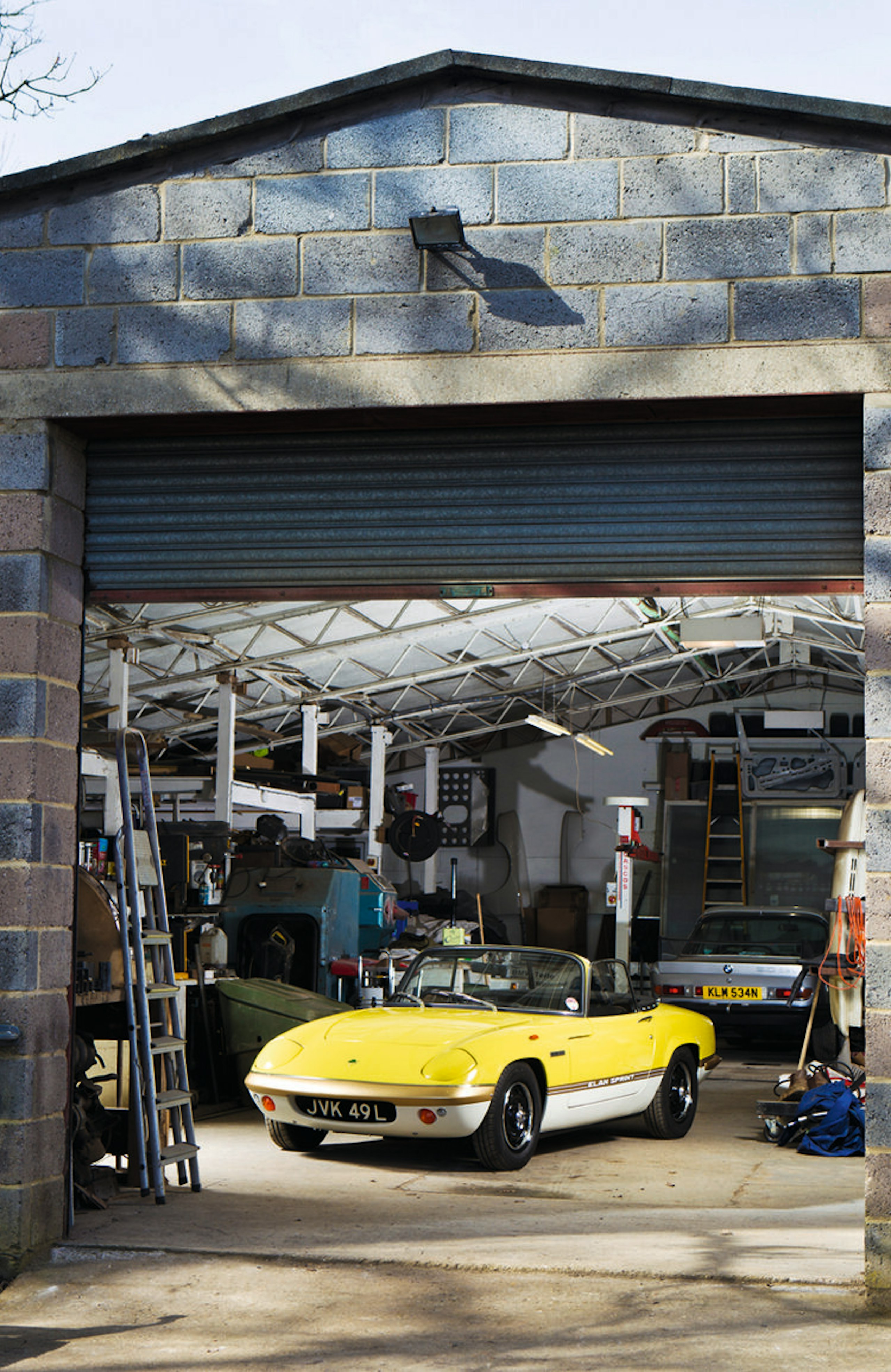 The Lotus has had no less an exciting time in Richard’s hands – it was witness to a burglary