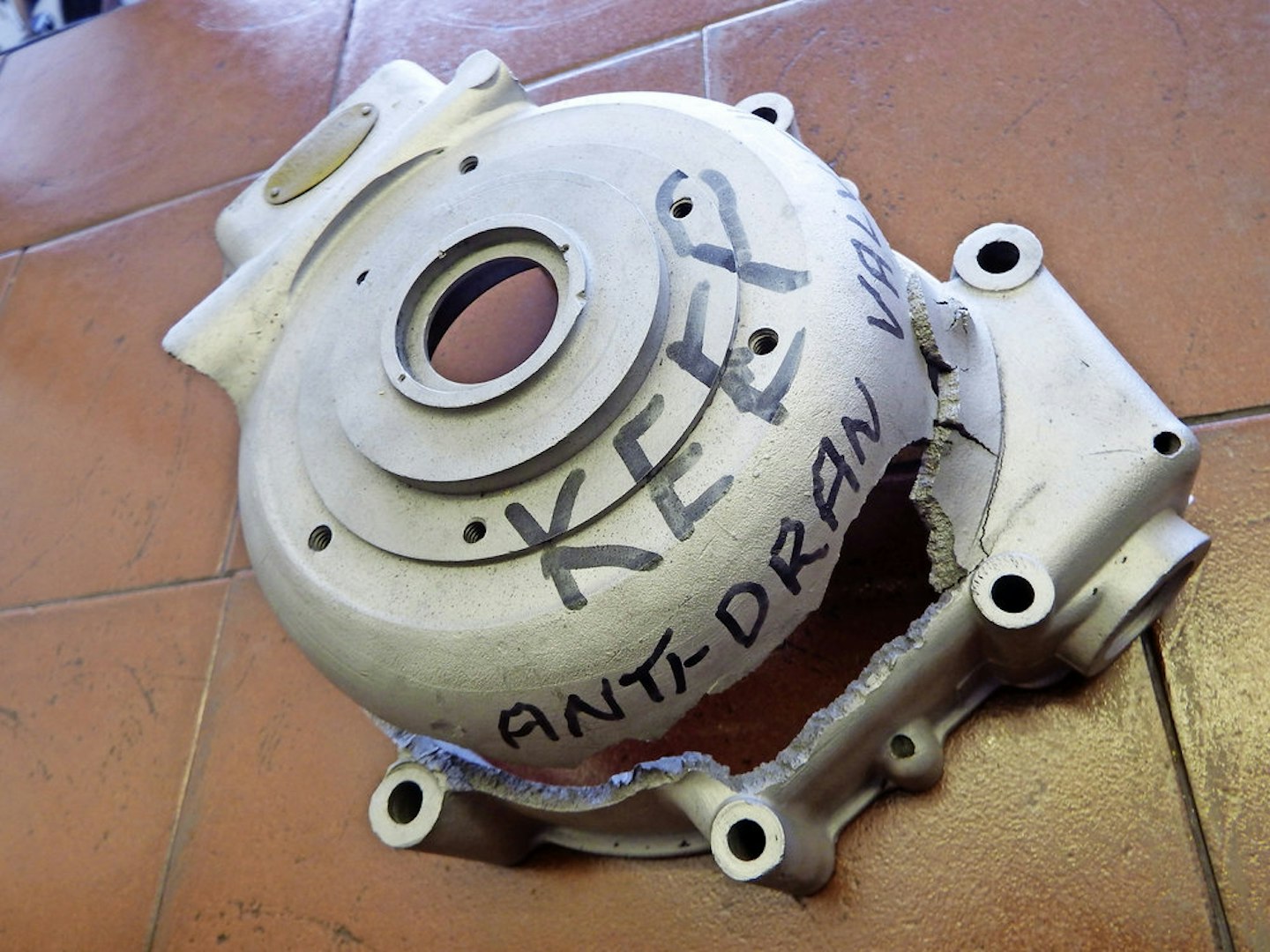 Norvil attribute this blow-up to a restrictive anti-wet-sumping valve