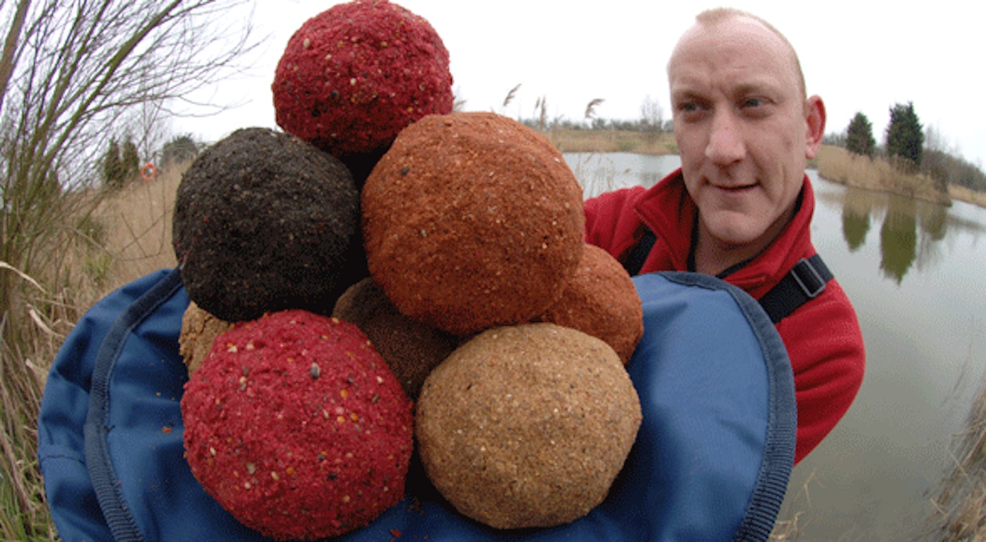 BUYING, MIXING AND USING GROUNDBAIT