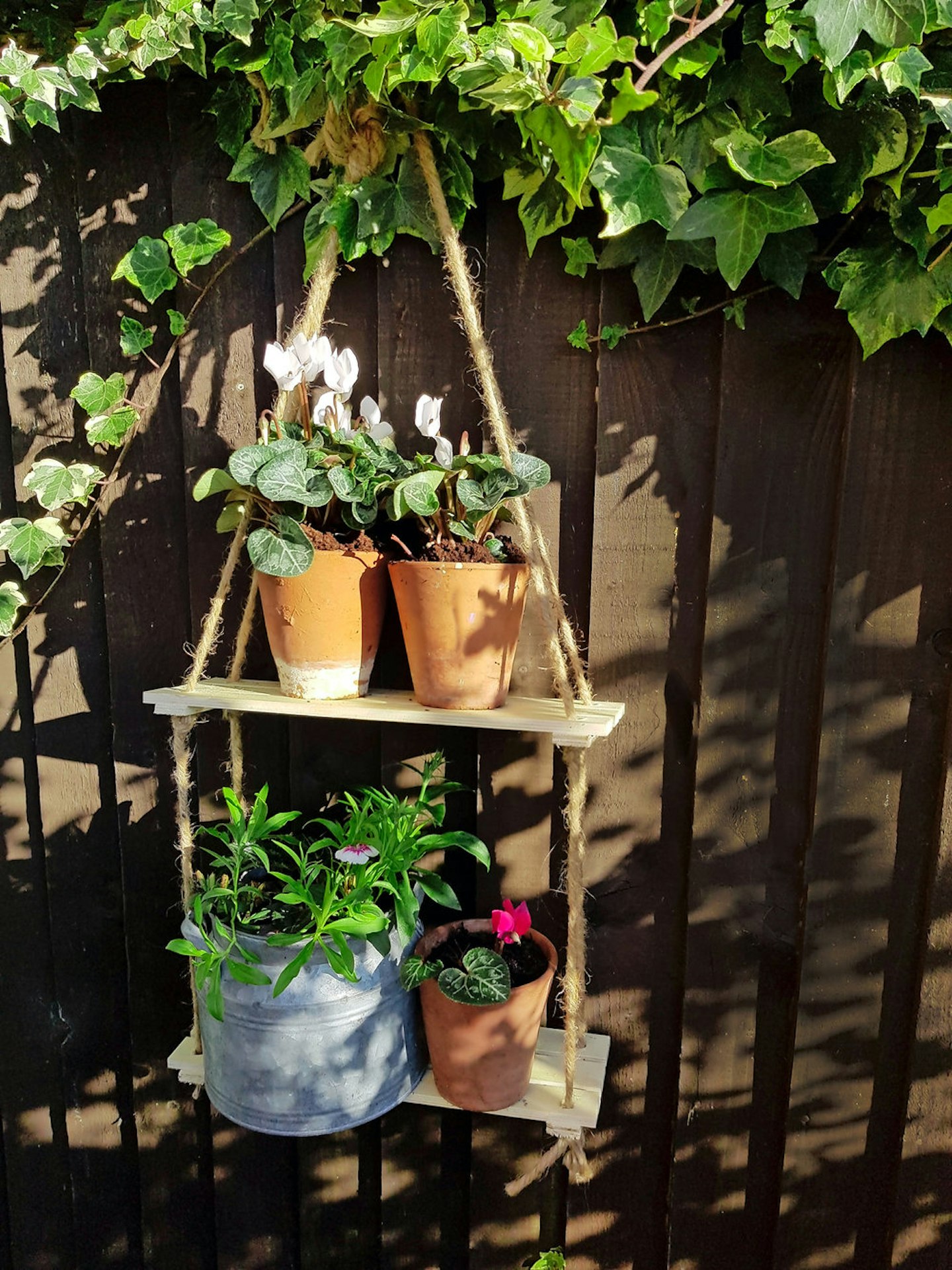 Craft Ideas | Upcycle A Pallet Into Rustic Rope Shelves