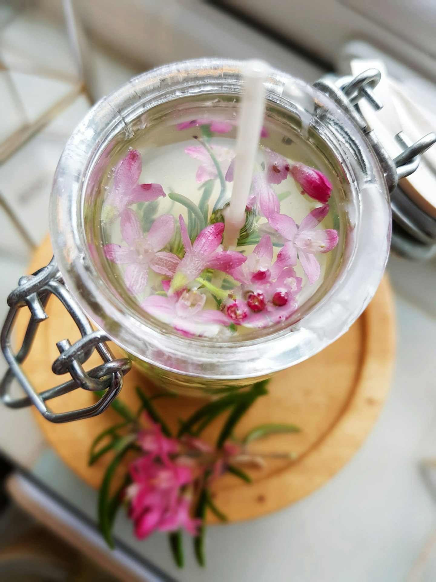 How to Make Fresh Herb Water Candles