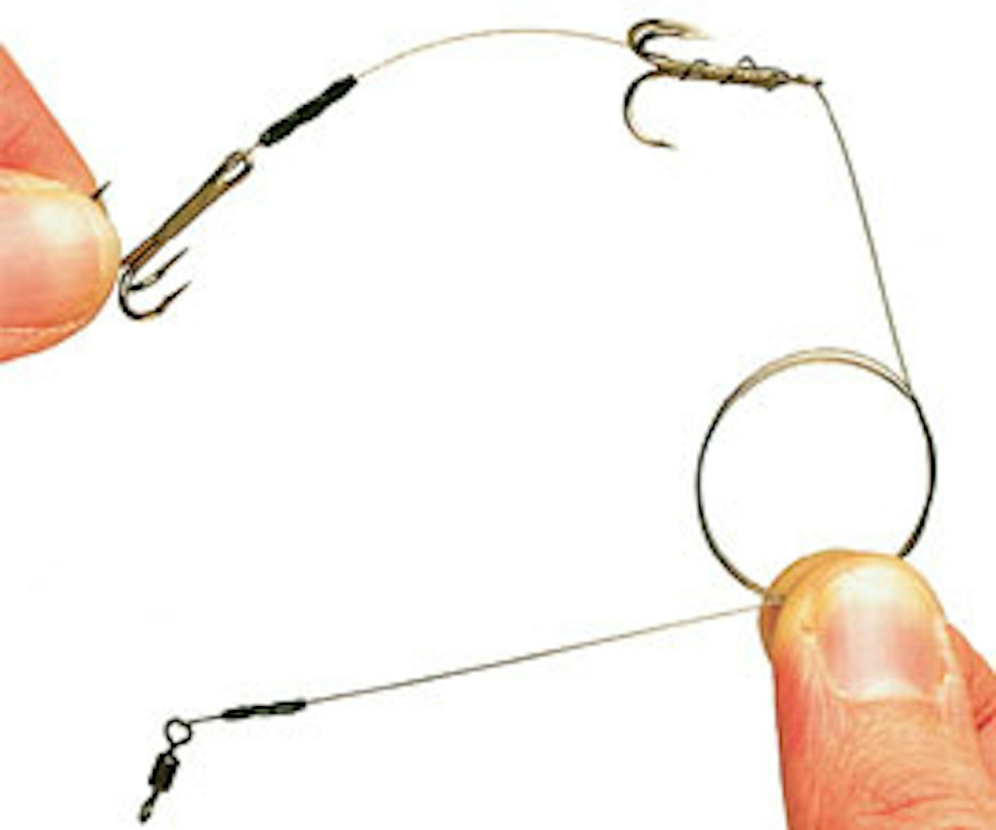 8. Complete the snap tackle by crimping a strong swivel on to the other end of the wire.
