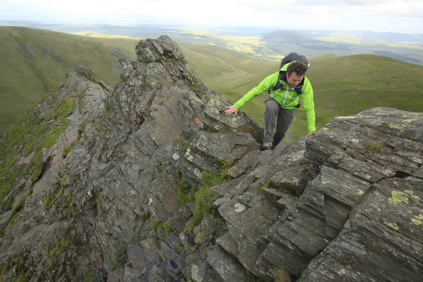 Nearing the crux of Sharp Edge. Photo: Tom Bailey / Trail Magazine 