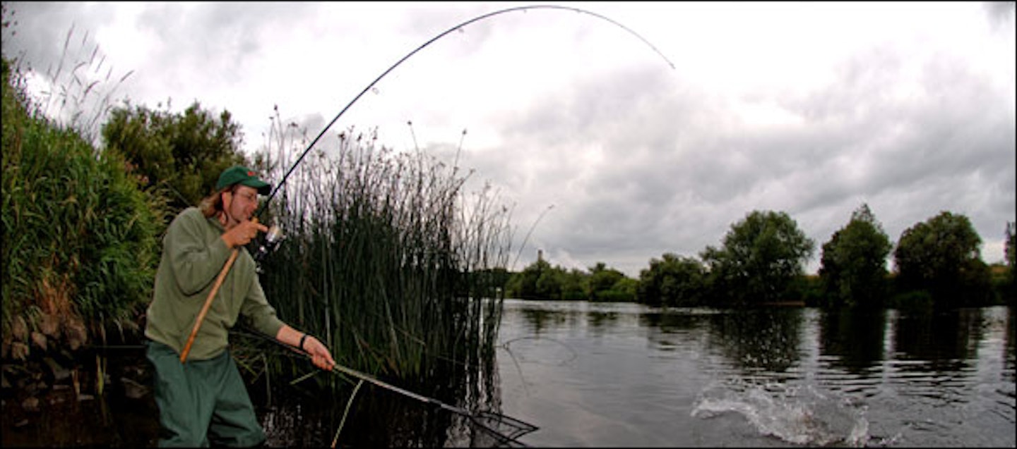 River Fishing Tips  How to set up a flat float - Darren Cox — Angling Times