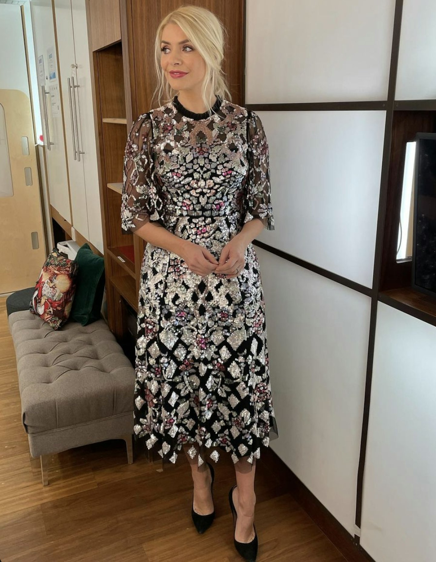 holly willoughby this morning outfit 9 december 2020